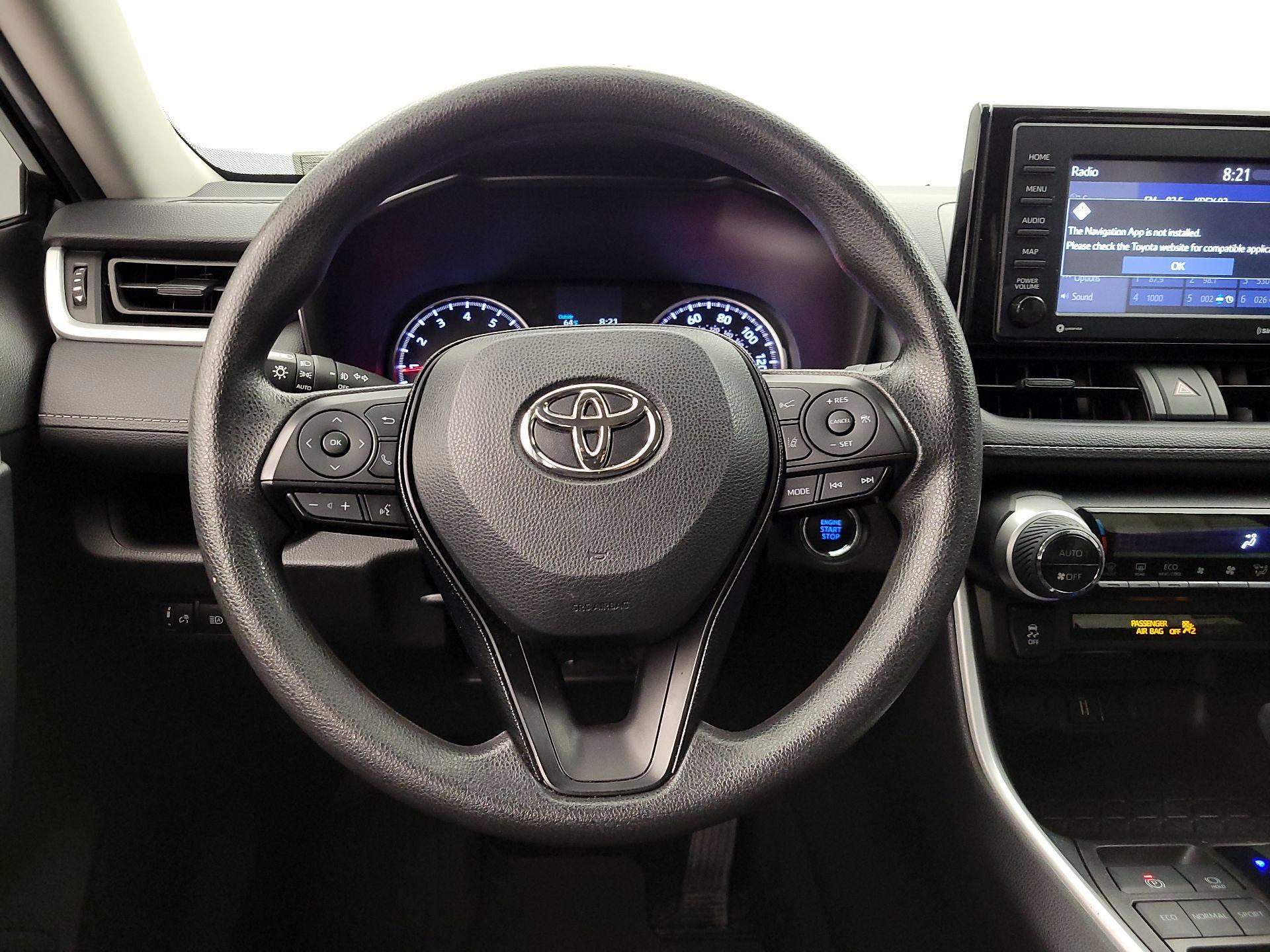 Thumbnail: 2021 Toyota RAV4 - 10