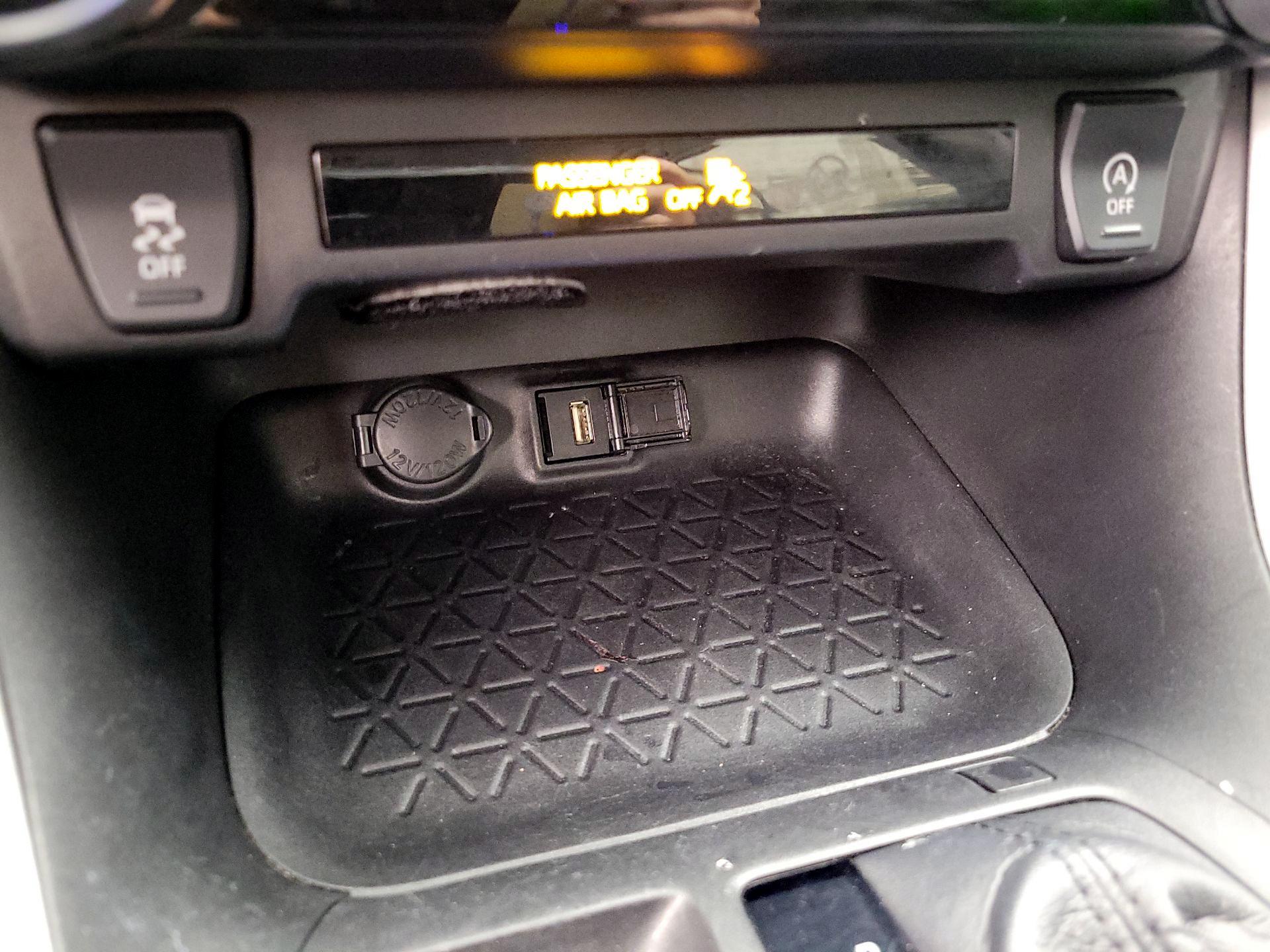 Thumbnail: 2021 Toyota RAV4 - 19