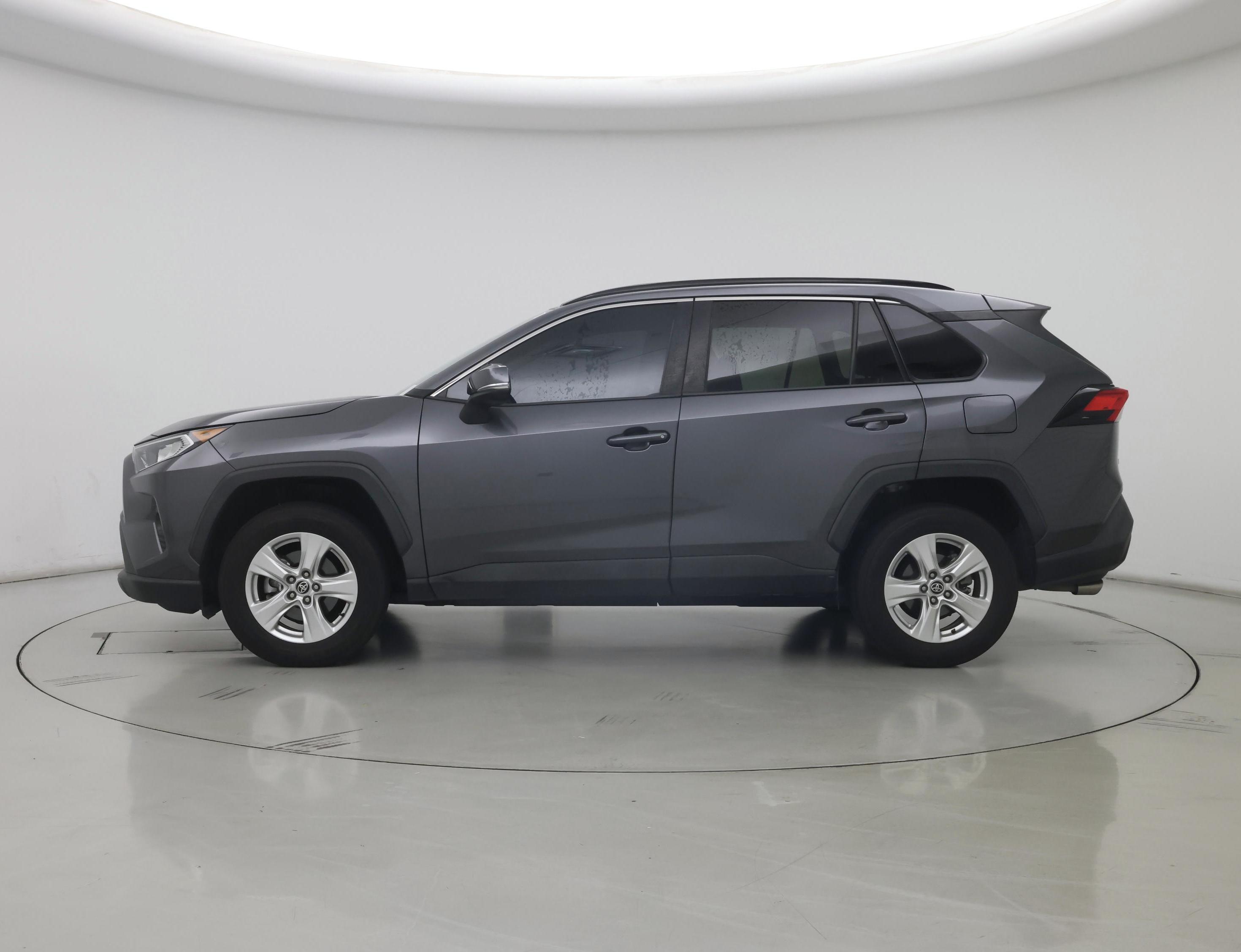 Thumbnail: 2021 Toyota RAV4 - 3