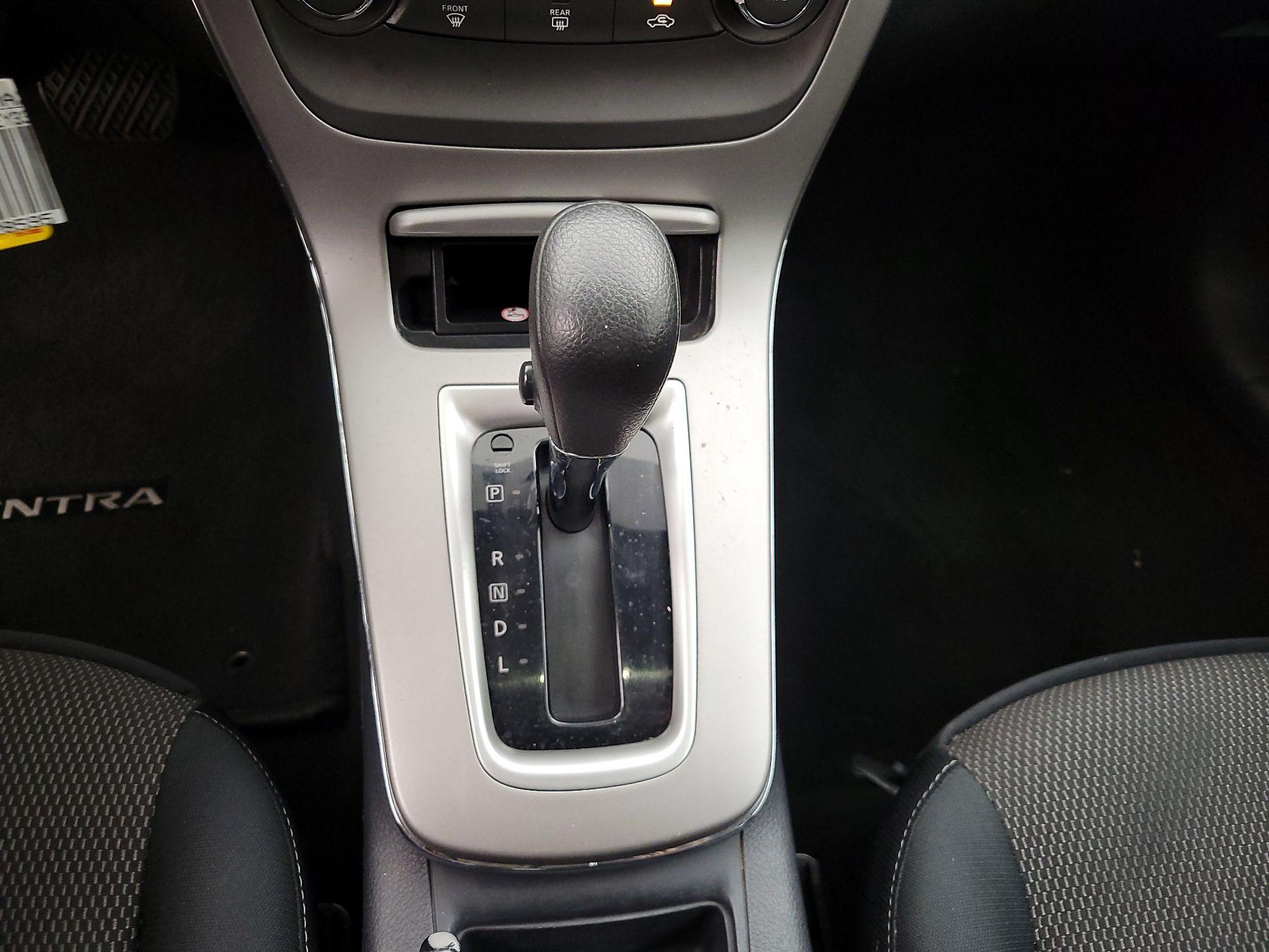 Thumbnail: 2014 Nissan Sentra - 16