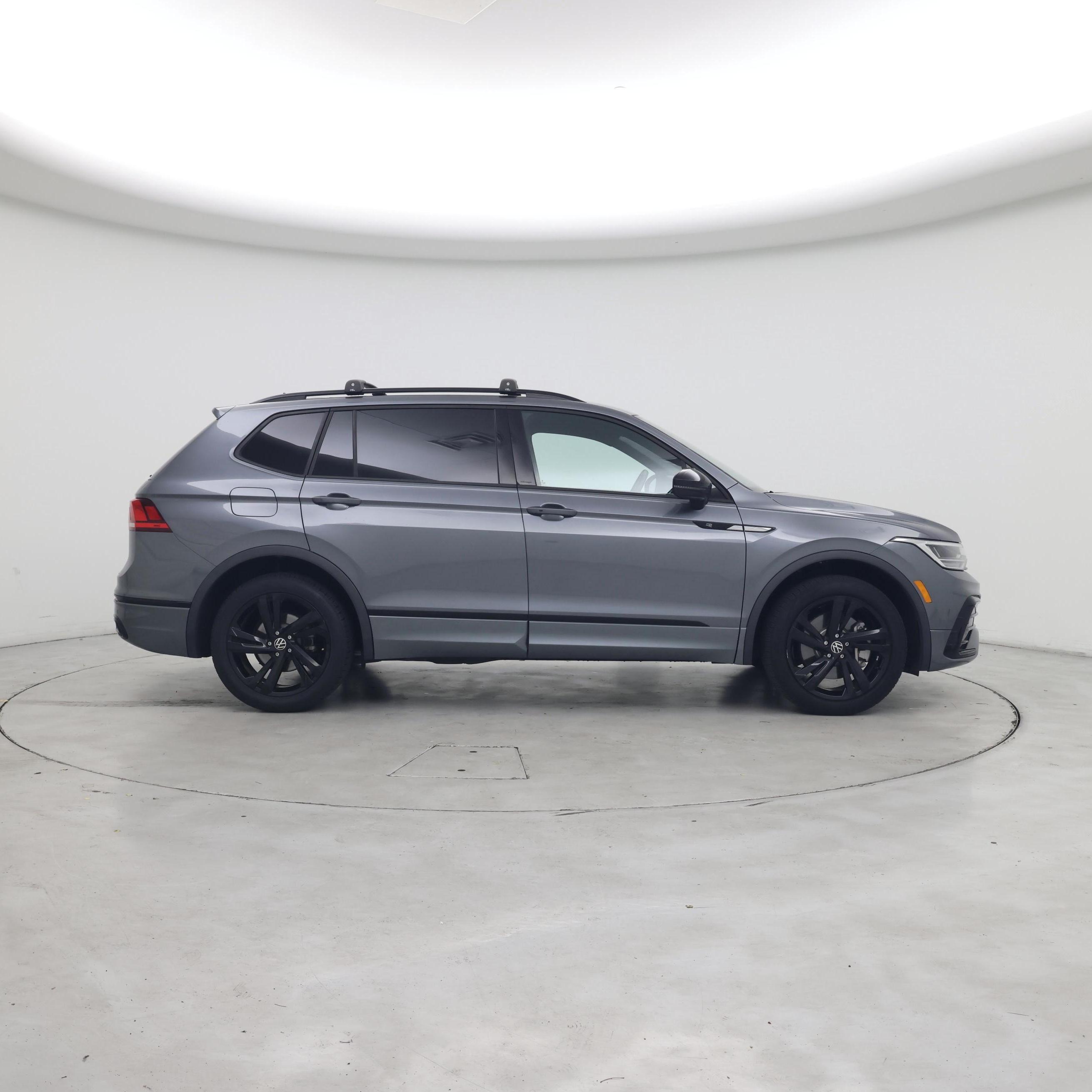 Thumbnail: 2023 Volkswagen Tiguan - 7