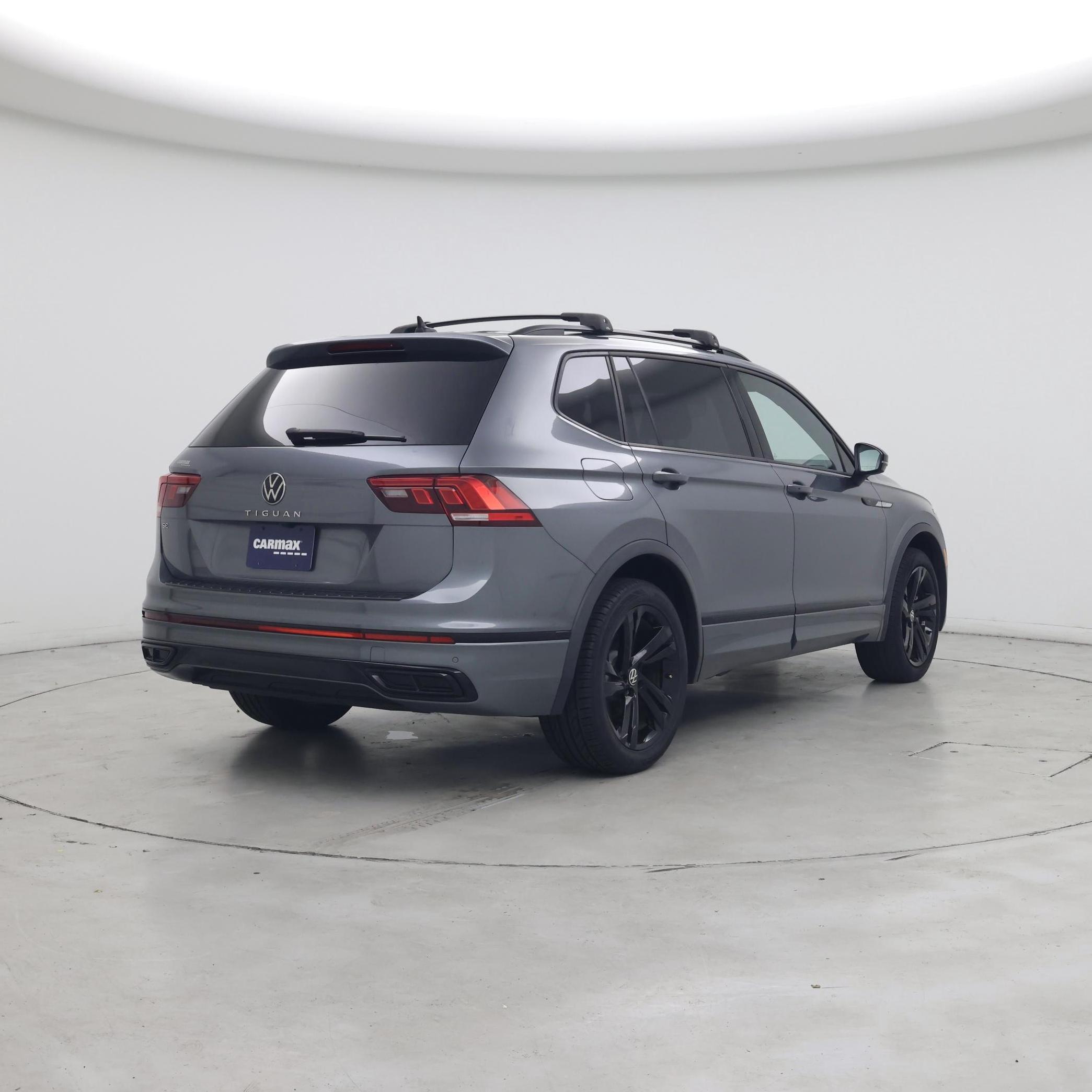 Thumbnail: 2023 Volkswagen Tiguan - 8