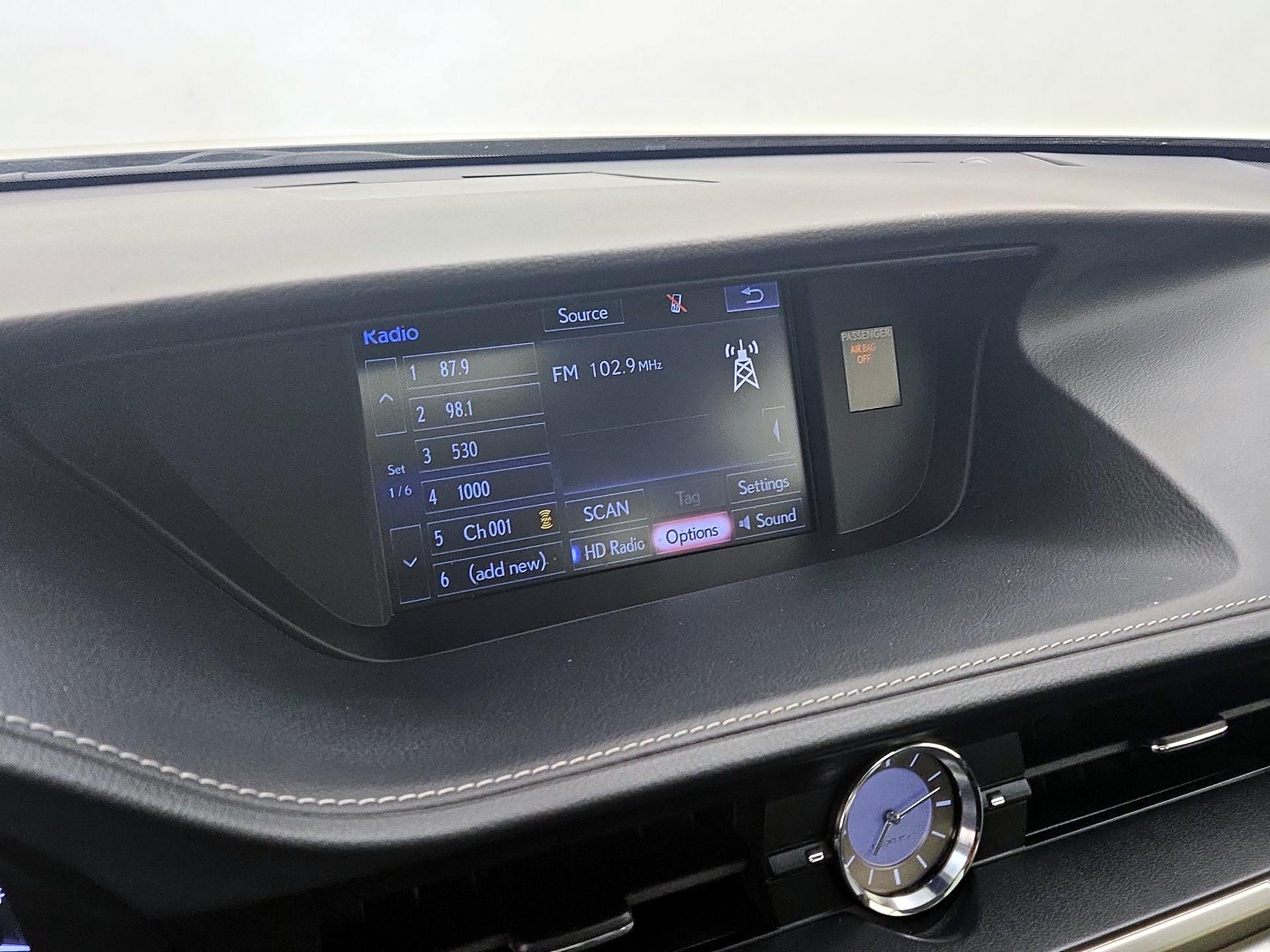 Thumbnail: 2016 Lexus ES - 15