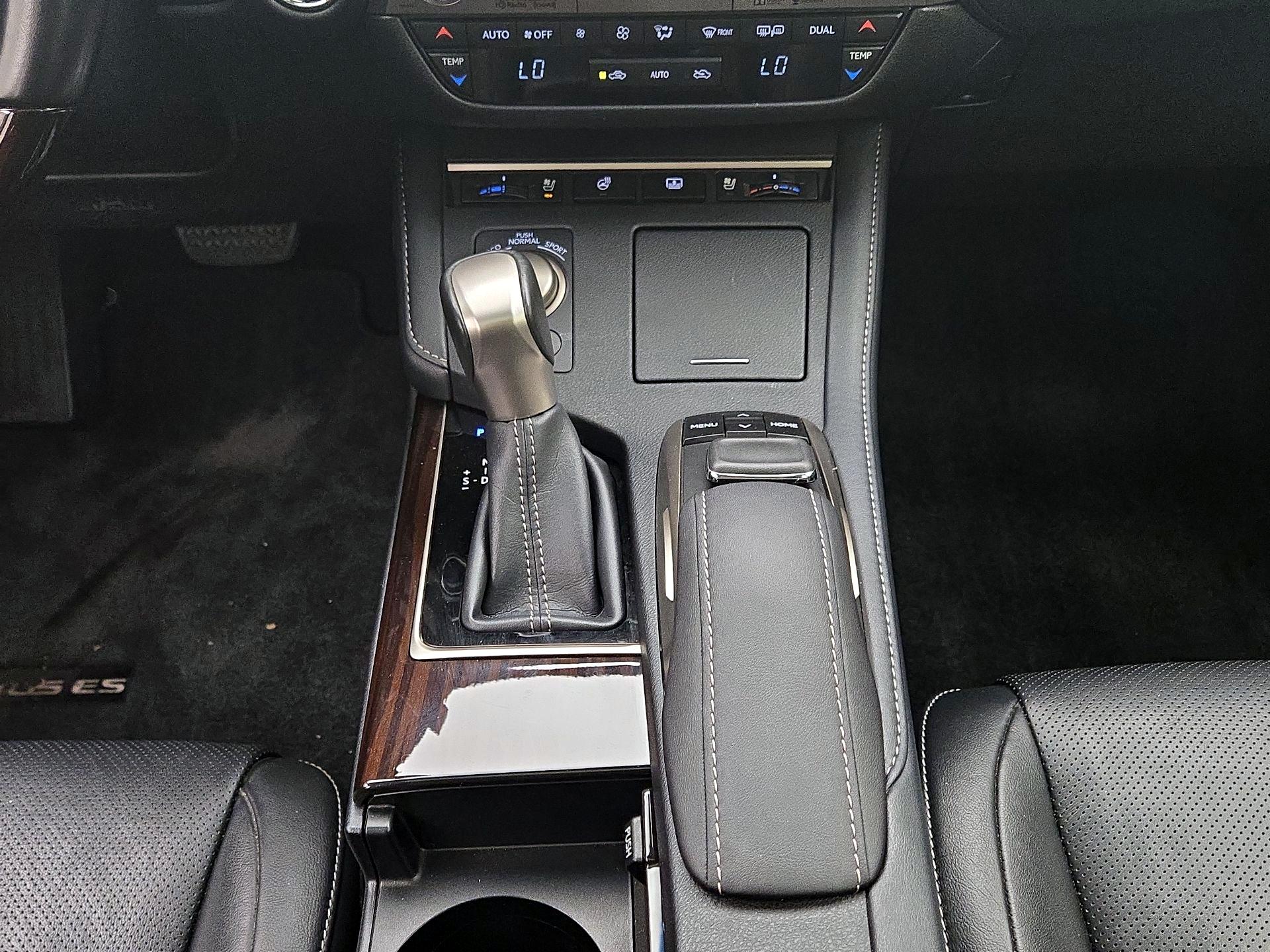 Thumbnail: 2016 Lexus ES - 17