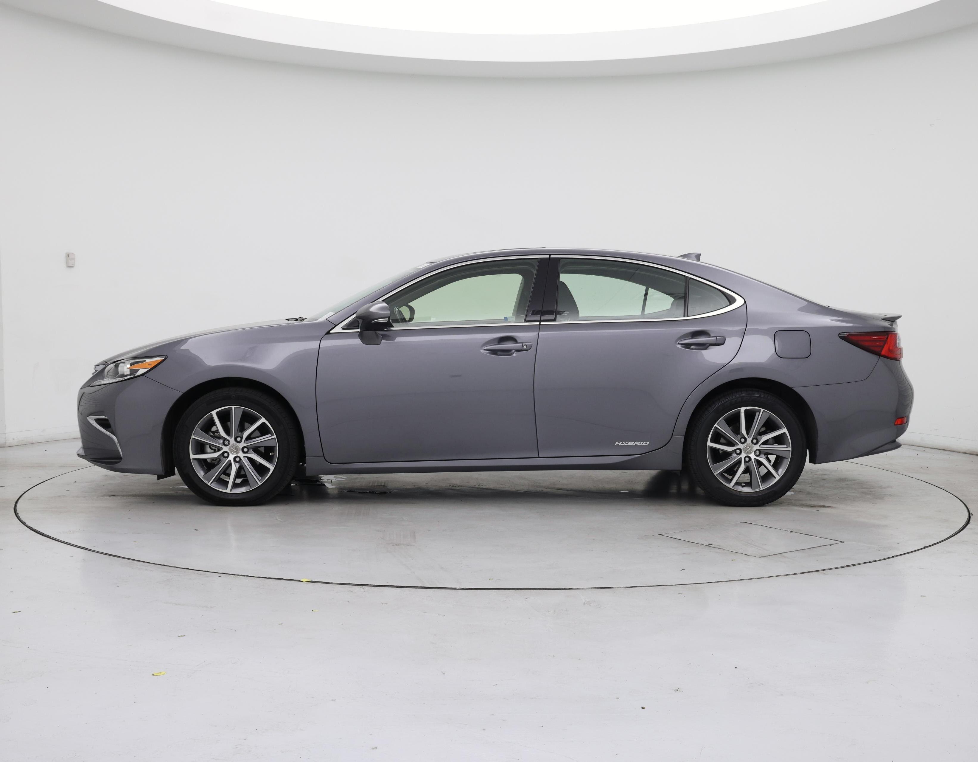 Thumbnail: 2016 Lexus ES - 3