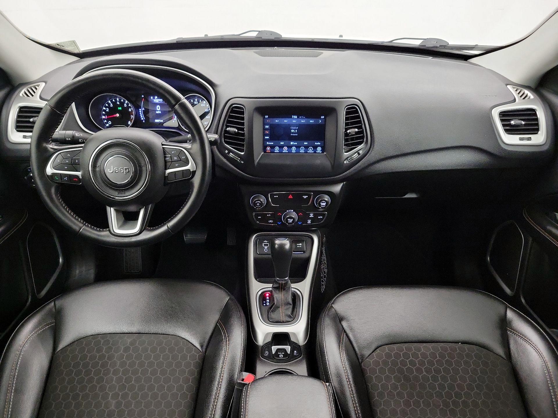 Thumbnail: 2020 Jeep Compass - 9