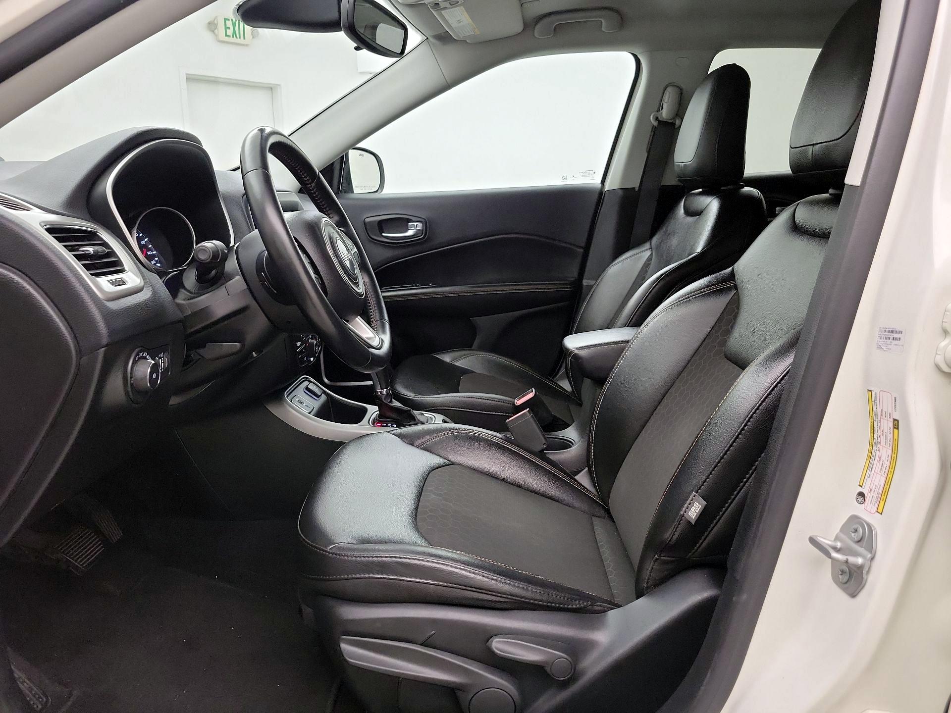 Thumbnail: 2020 Jeep Compass - 11