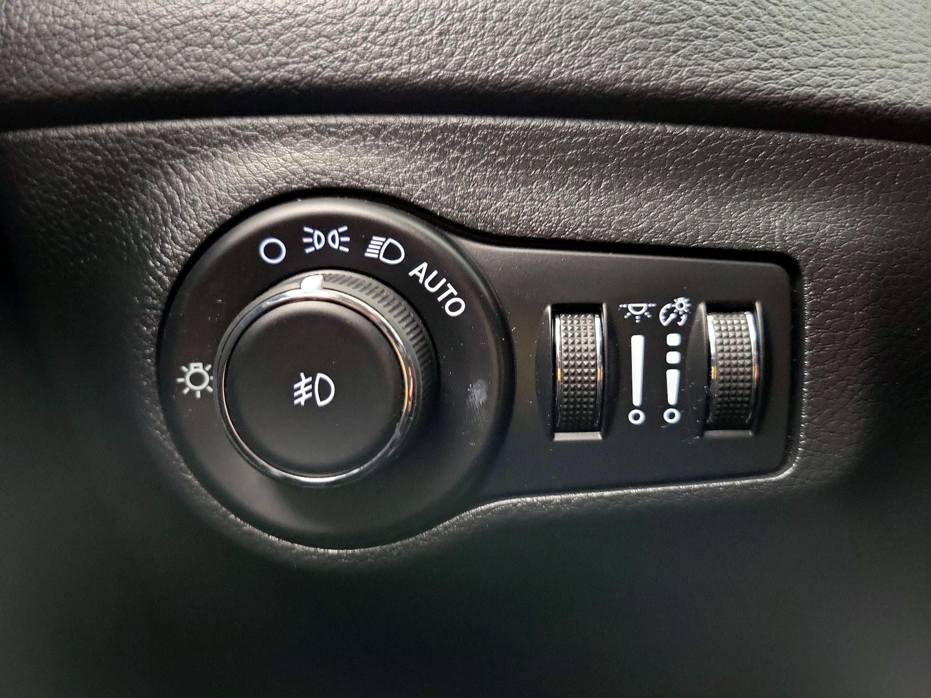 Thumbnail: 2020 Jeep Compass - 13