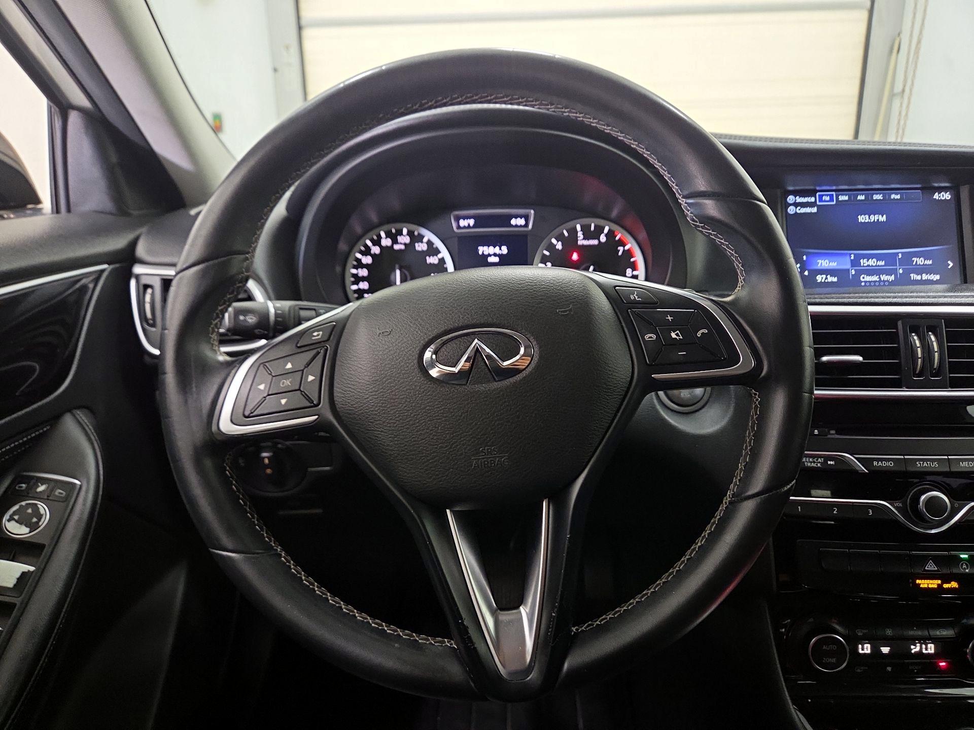 Thumbnail: 2018 INFINITI QX30 - 10