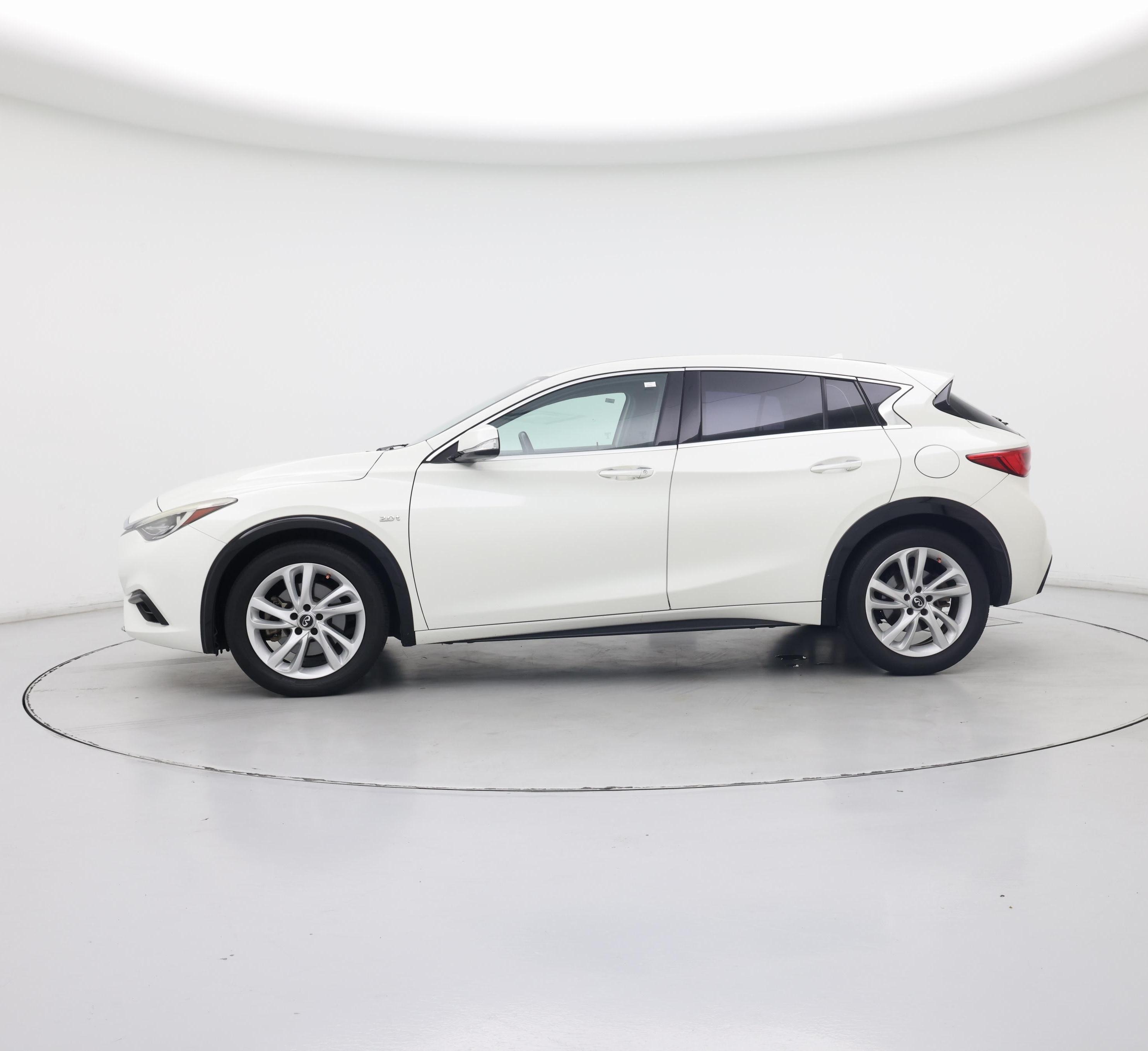 Thumbnail: 2018 INFINITI QX30 - 3