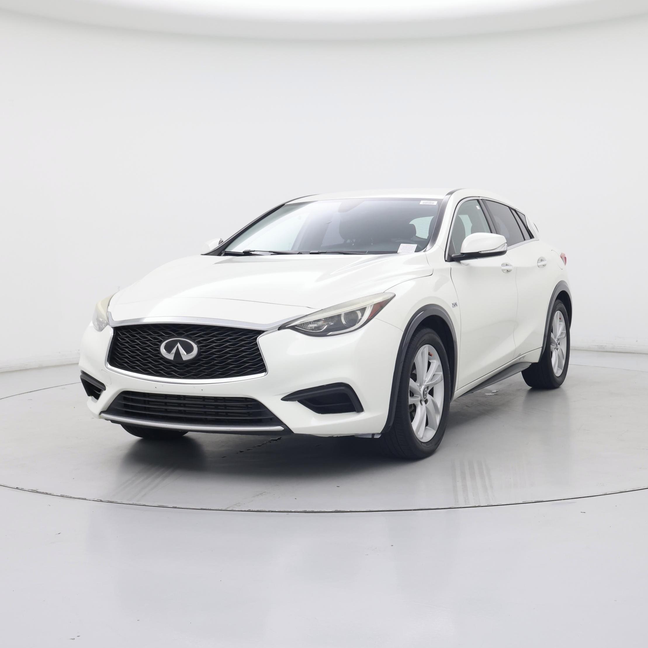 Thumbnail: 2018 INFINITI QX30 - 4