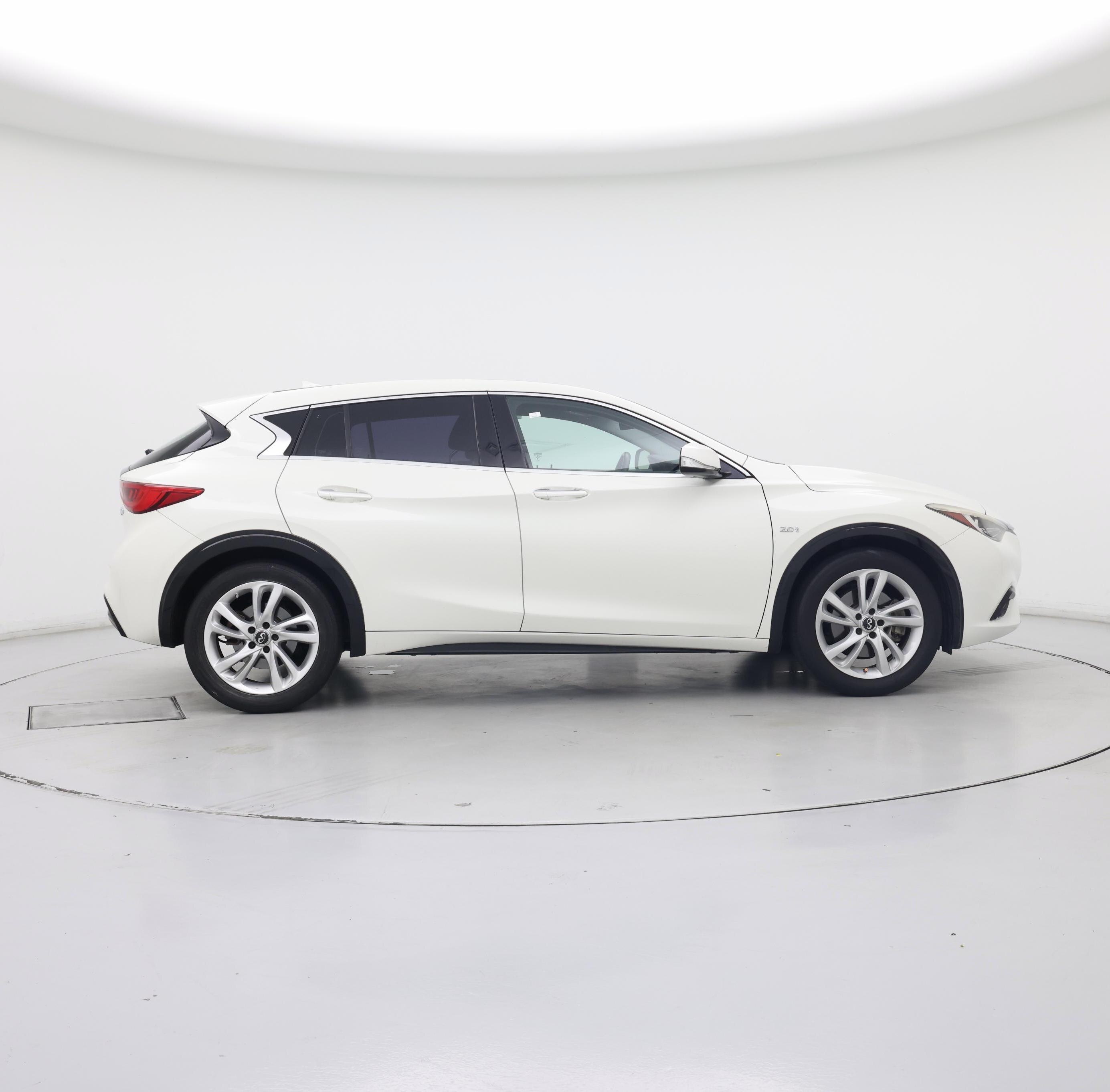 Thumbnail: 2018 INFINITI QX30 - 7