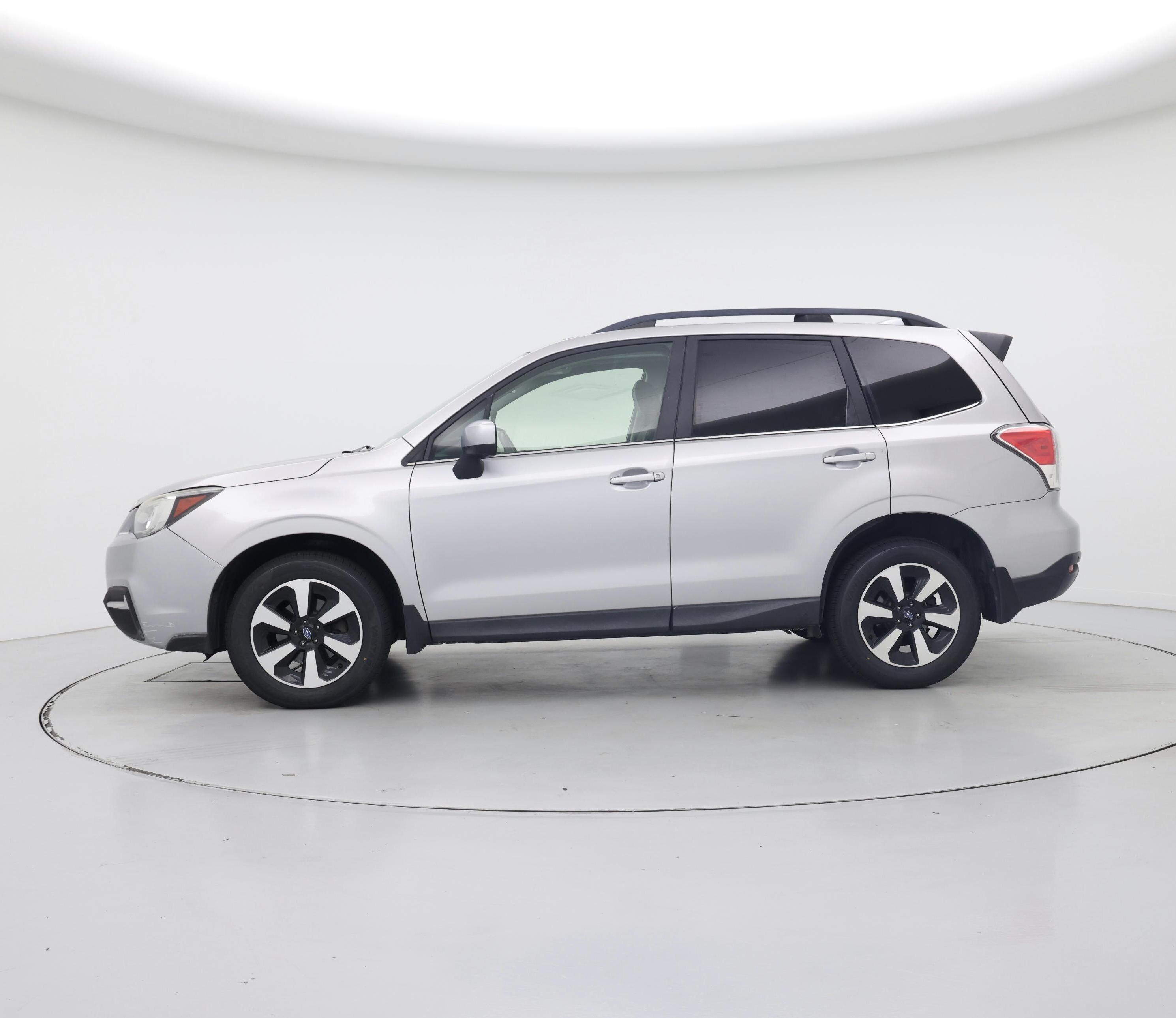 Thumbnail: 2018 Subaru Forester - 3
