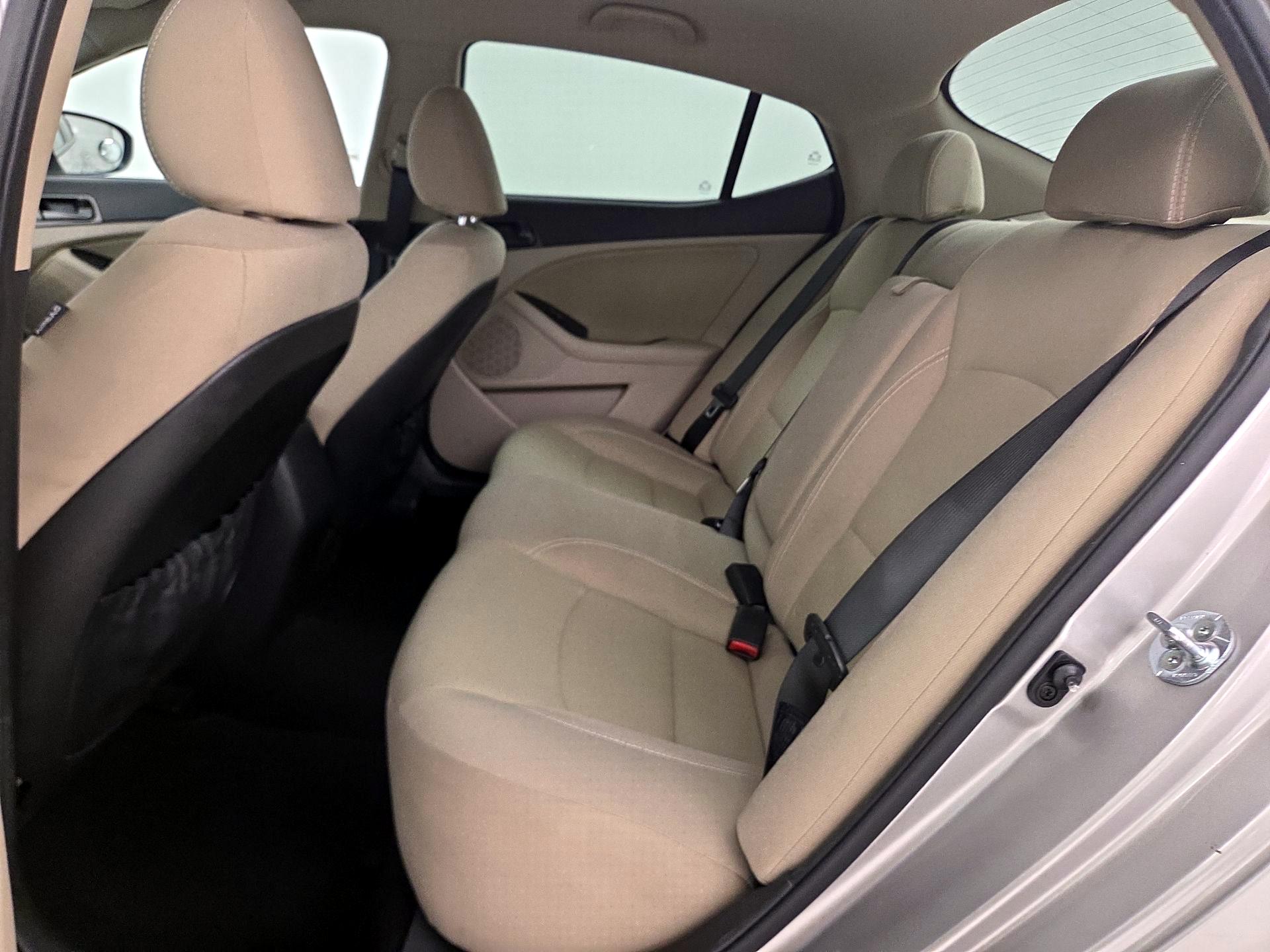 Thumbnail: 2015 Kia Optima - 18