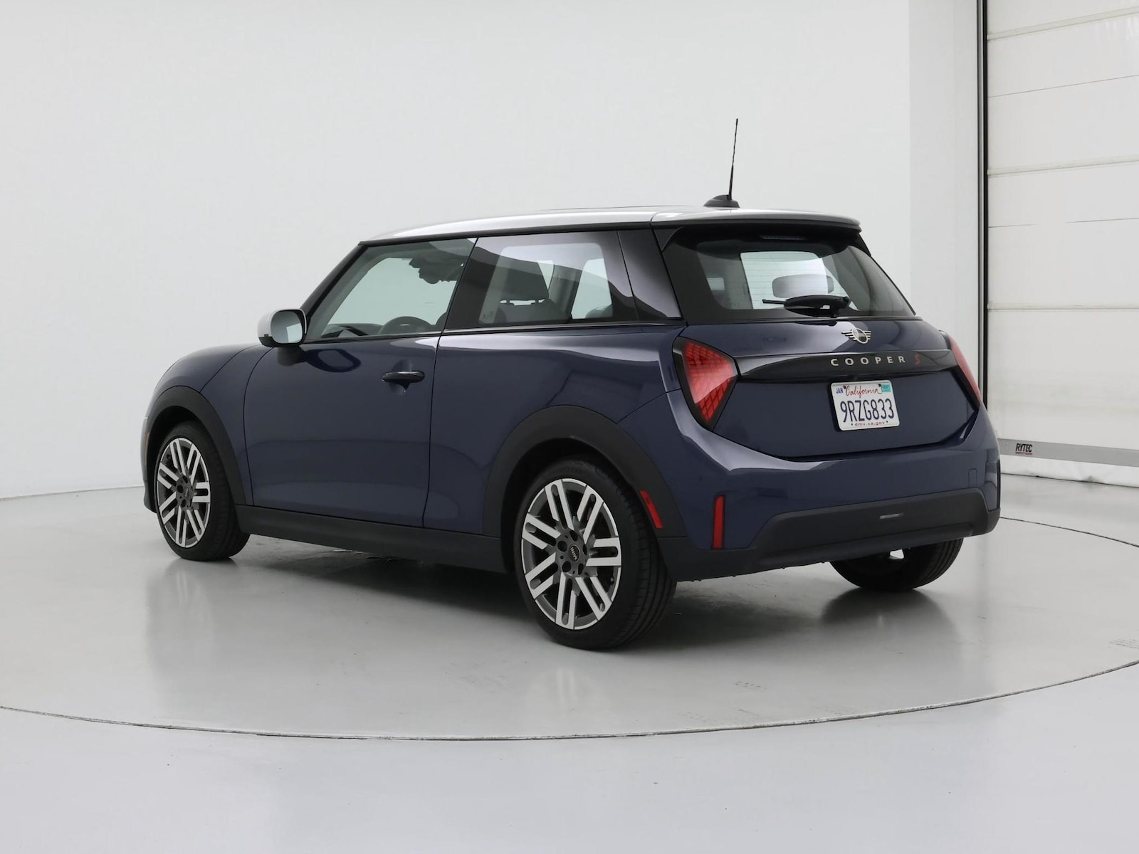 2025 MINI Hardtop 2 Door S - Photo 3