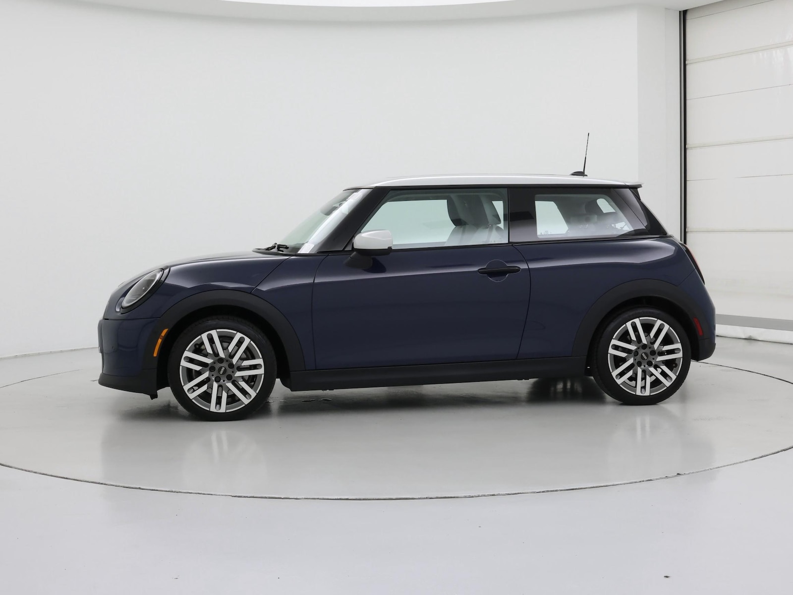 2025 MINI Hardtop 2 Door S - Photo 4