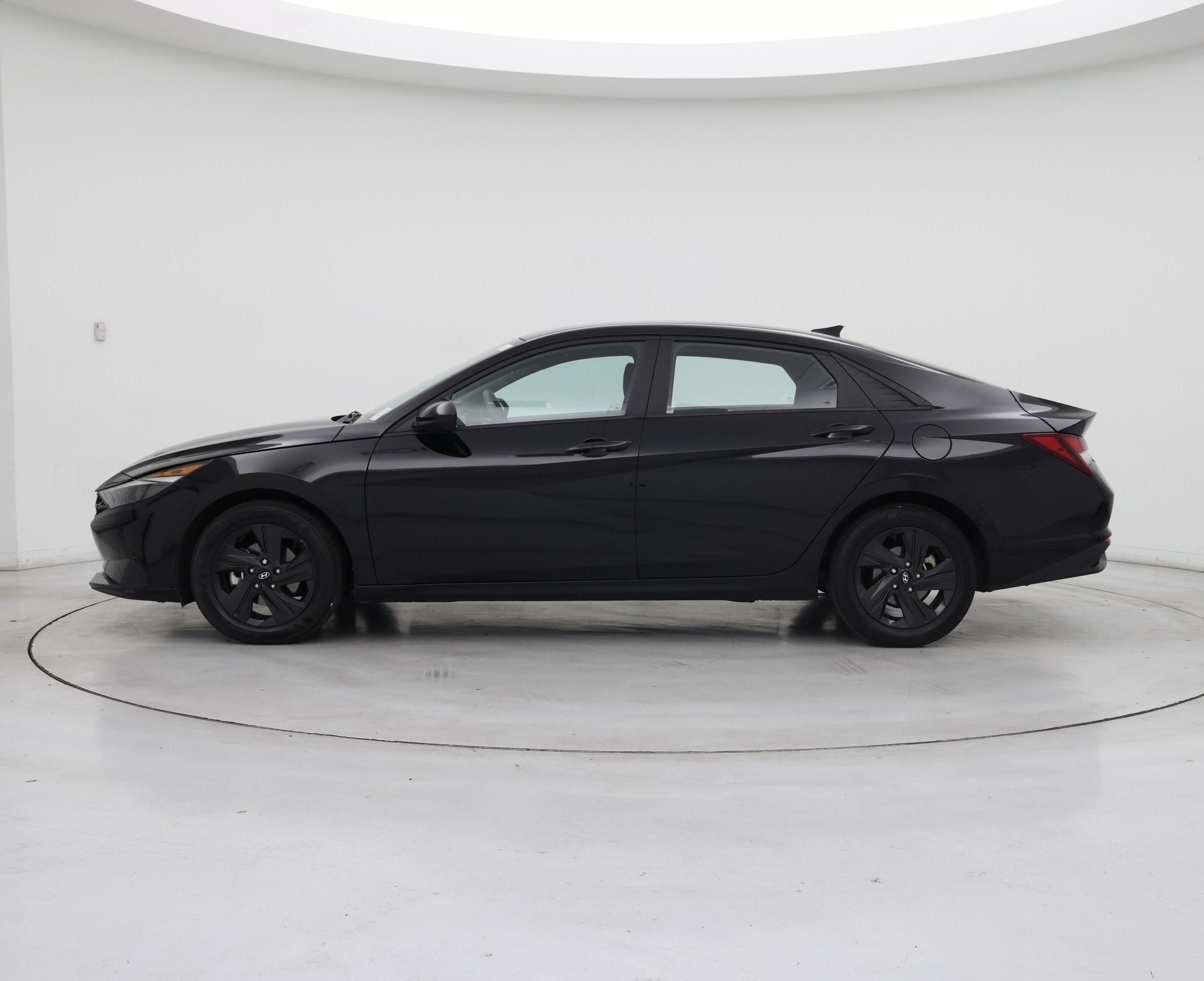 Thumbnail: 2023 Hyundai Elantra - 3