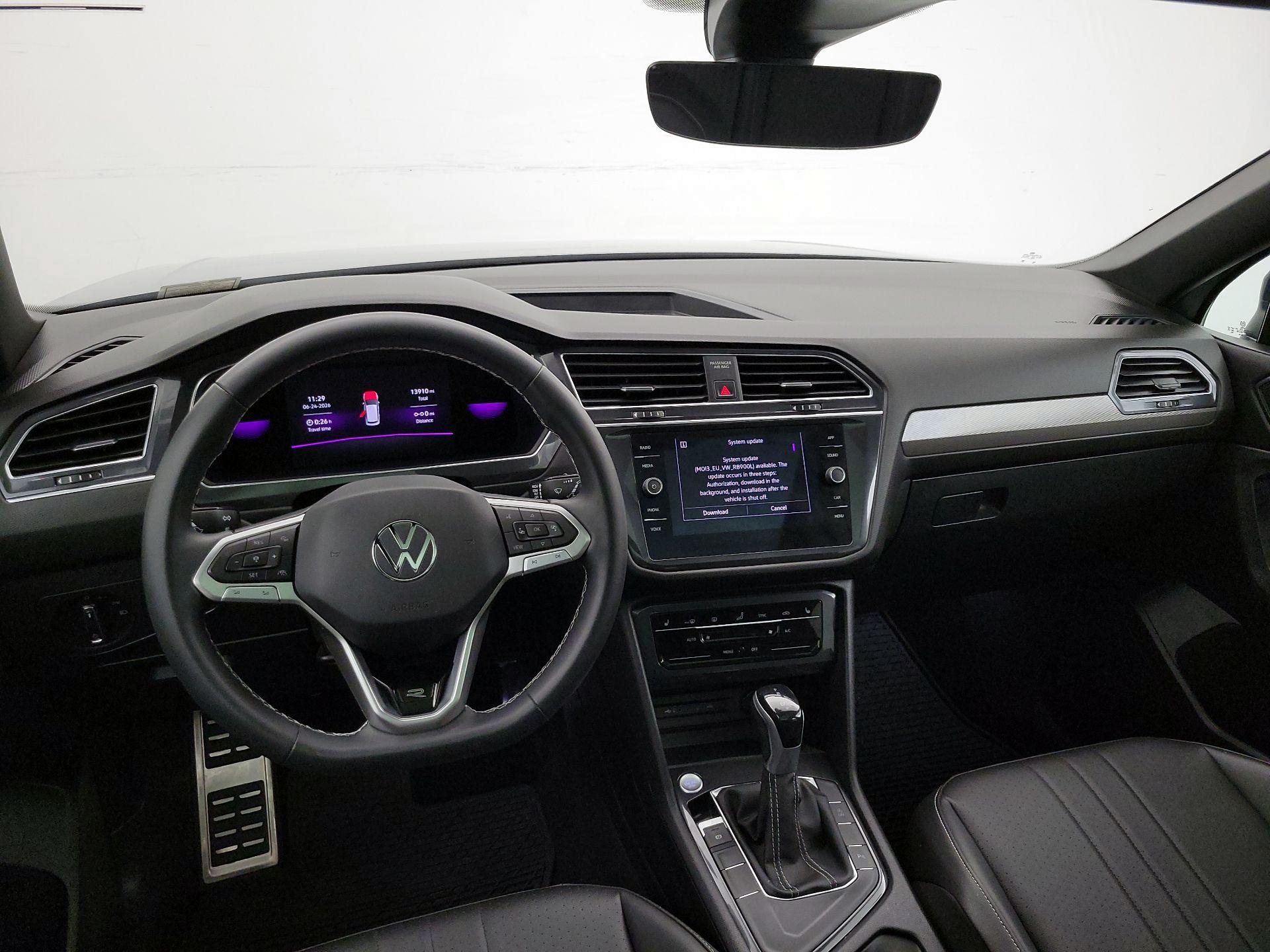 Thumbnail: 2023 Volkswagen Tiguan - 9