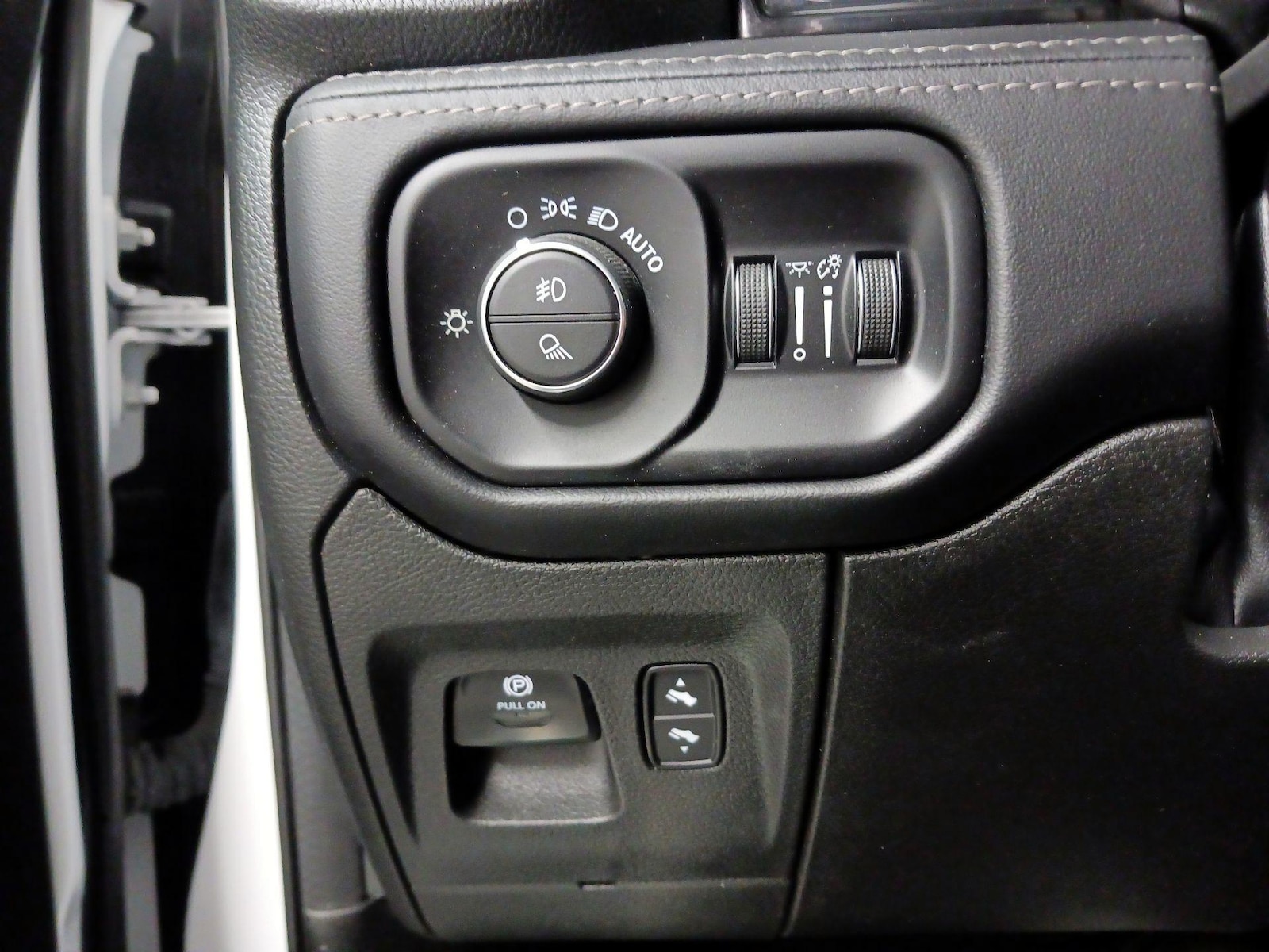 2023 RAM Ram 1500 Pickup Limited - Photo 14