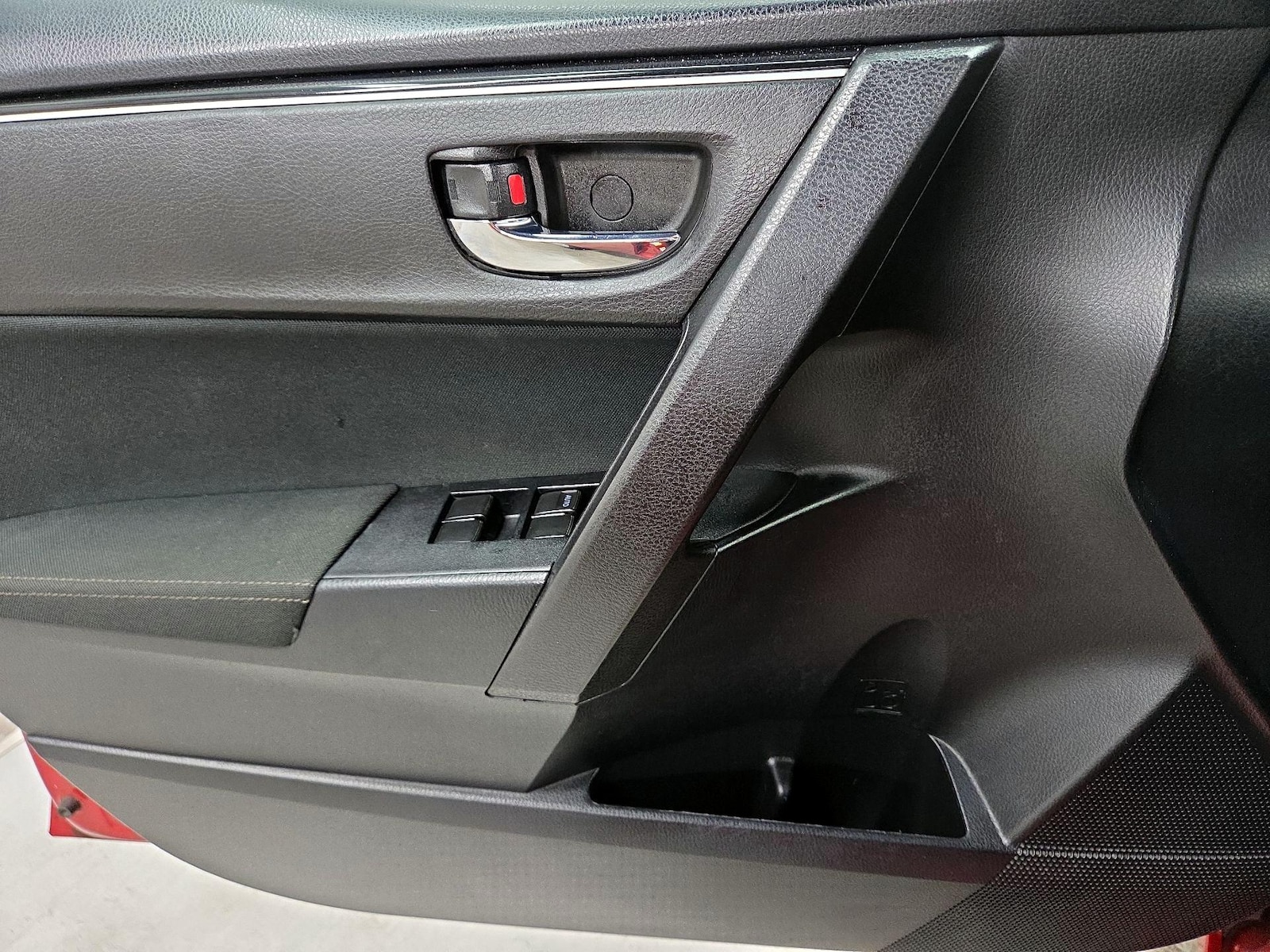 2017 Toyota Corolla LE - Photo 13