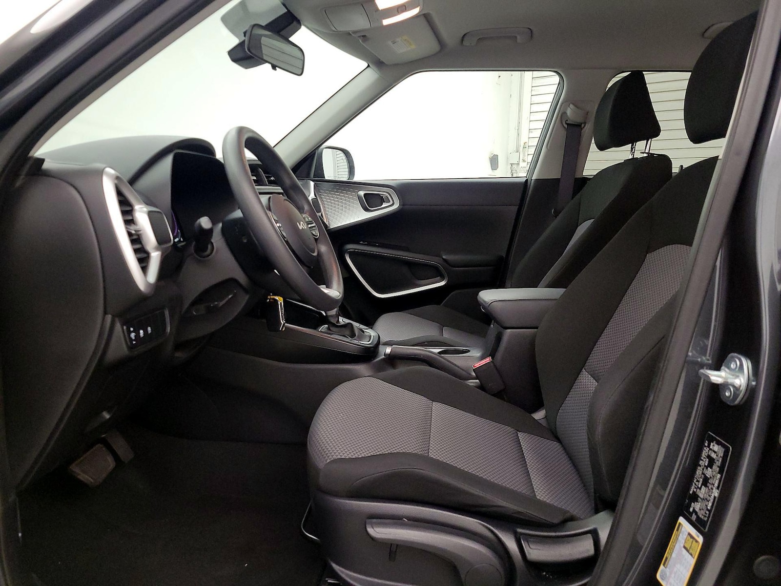 2023 Kia Soul LX - Photo 12