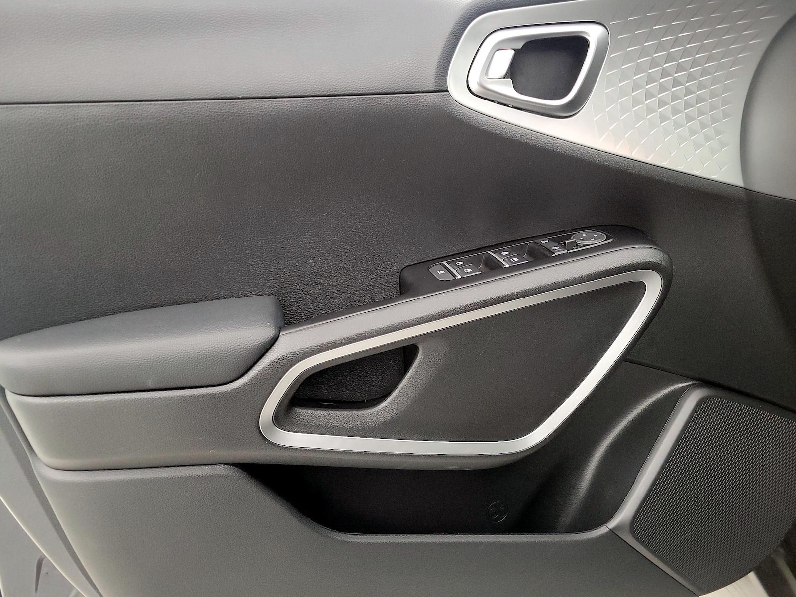 2023 Kia Soul LX - Photo 13