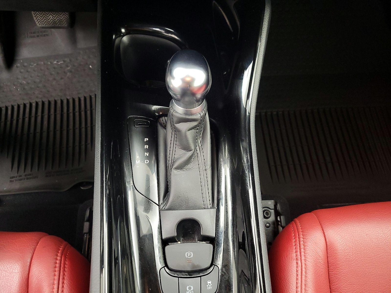 2019 Toyota C-HR XLE - Photo 18