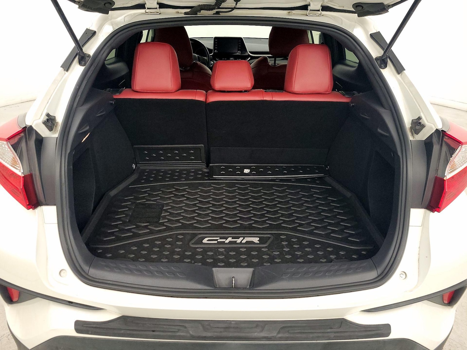 2019 Toyota C-HR XLE - Photo 21