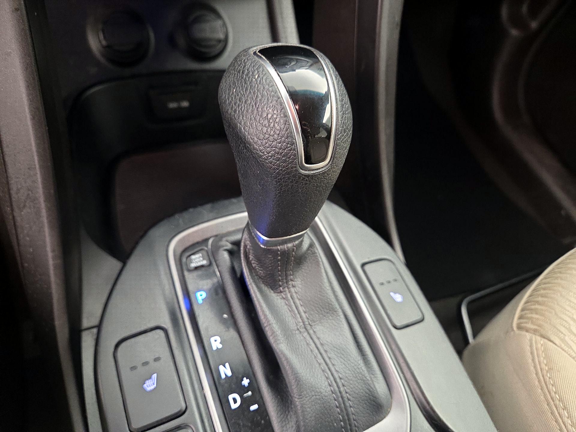 Thumbnail: 2015 Hyundai Santa Fe - 17
