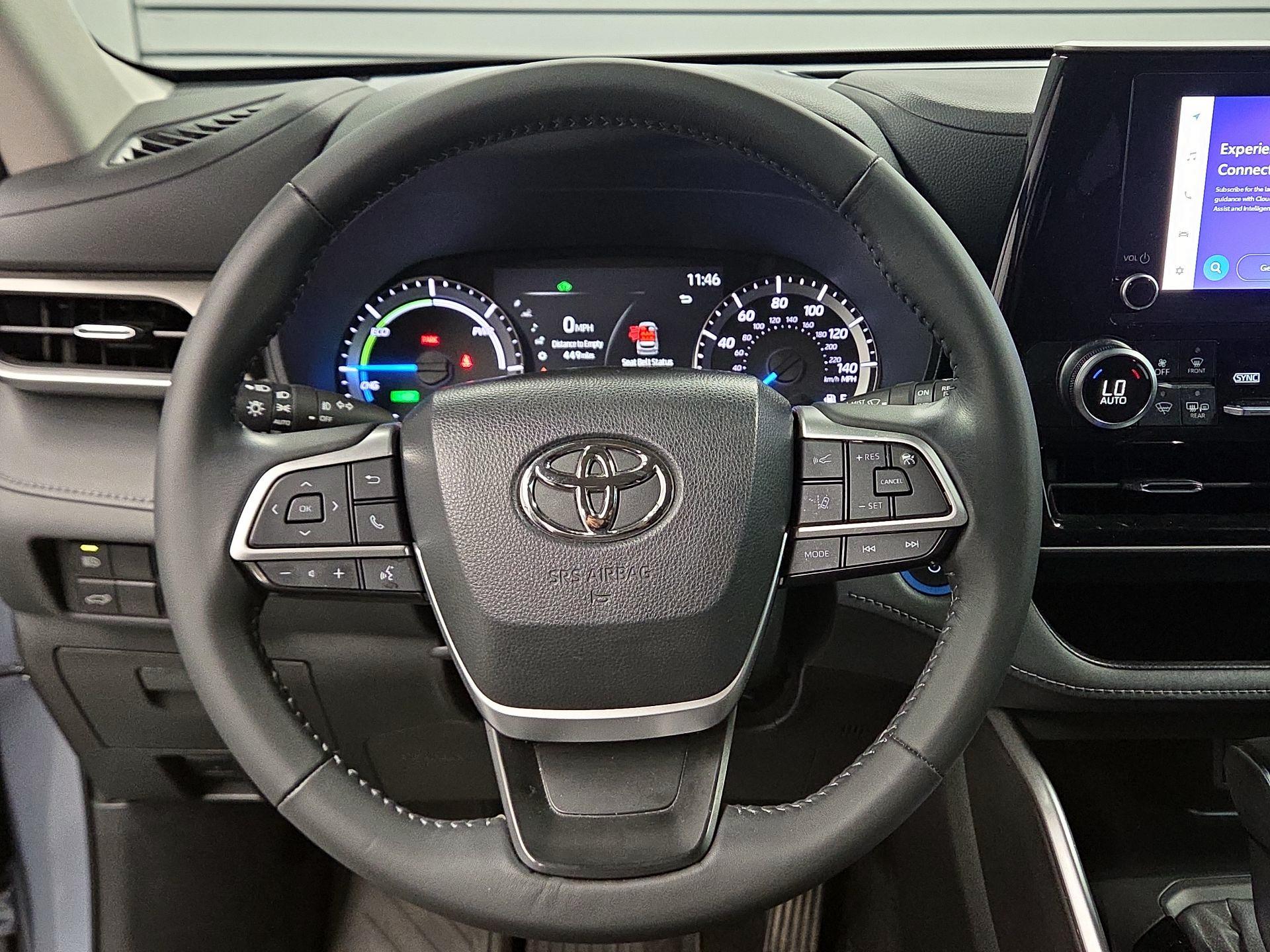 Thumbnail: 2023 Toyota Highlander - 10