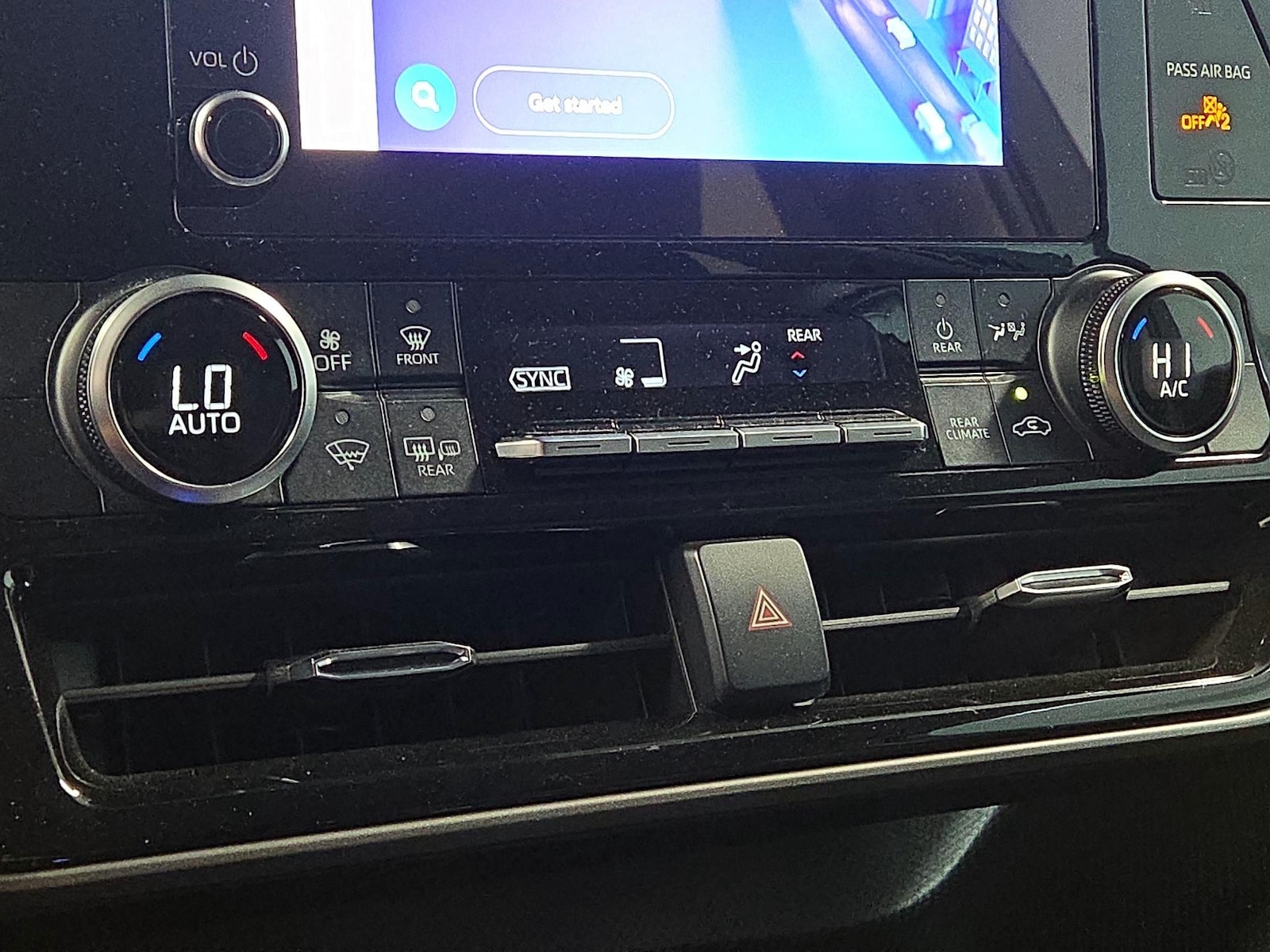 2023 Toyota Highlander LE - Photo 17