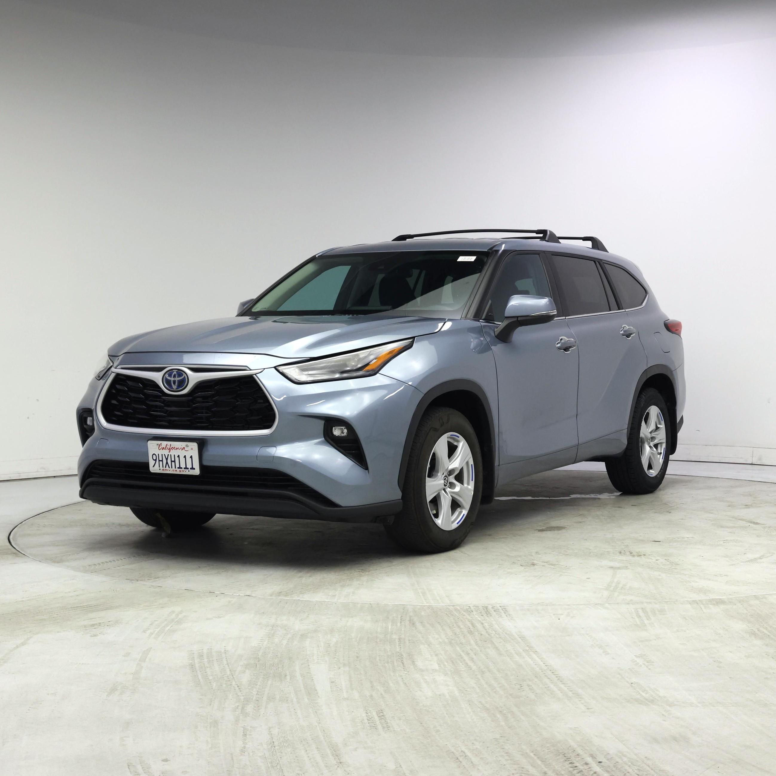 Thumbnail: 2023 Toyota Highlander - 4