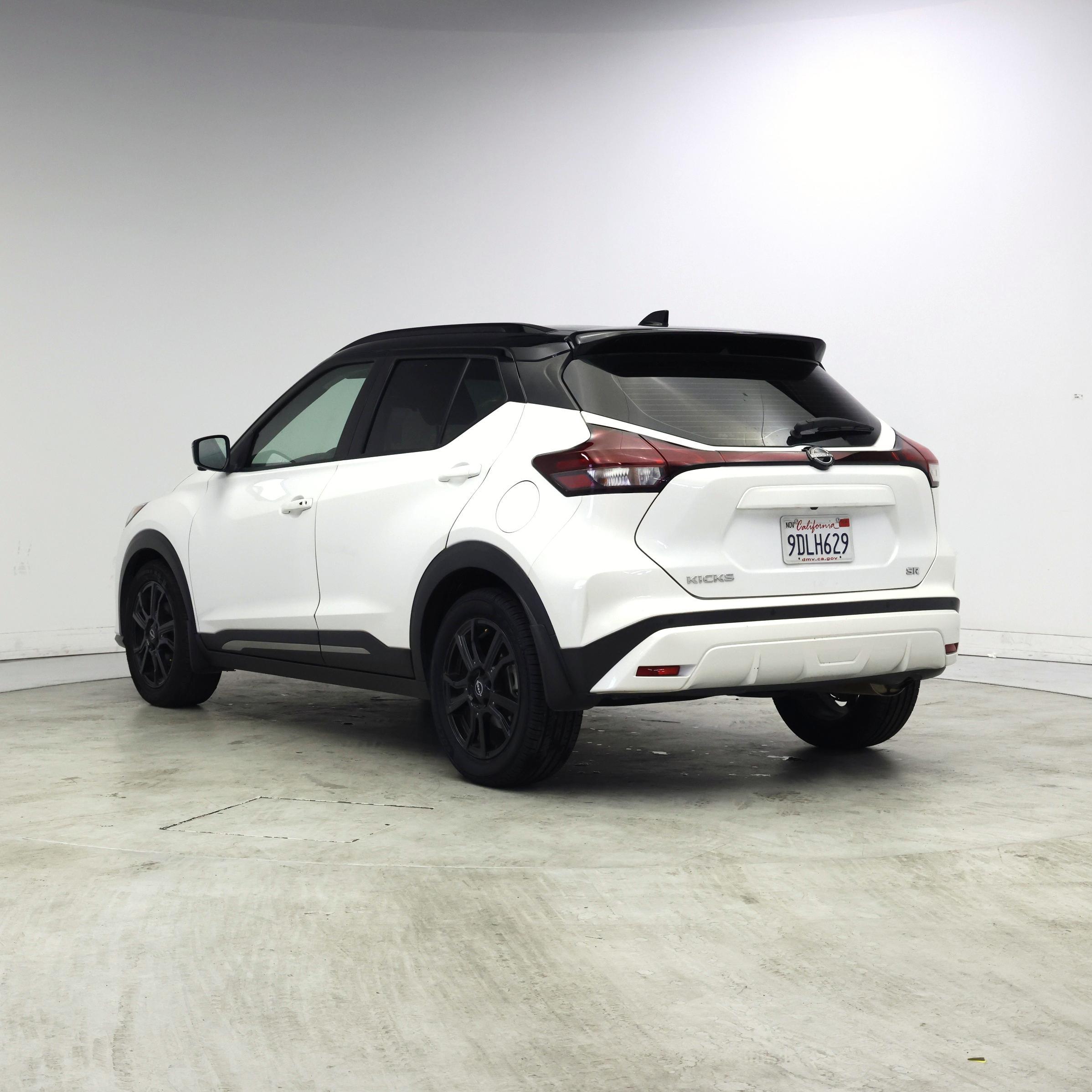 Thumbnail: 2023 Nissan Kicks - 2