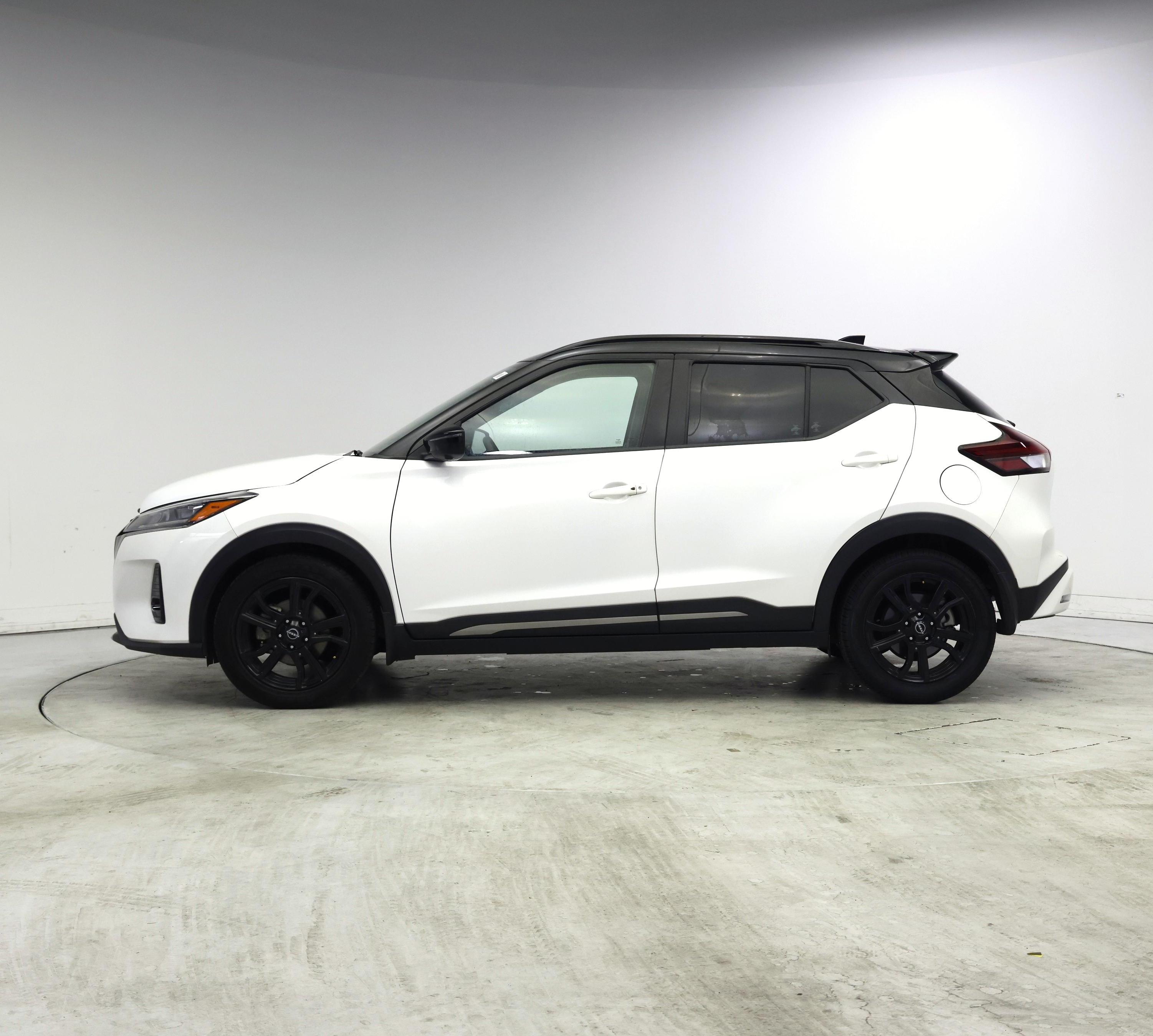 Thumbnail: 2023 Nissan Kicks - 3