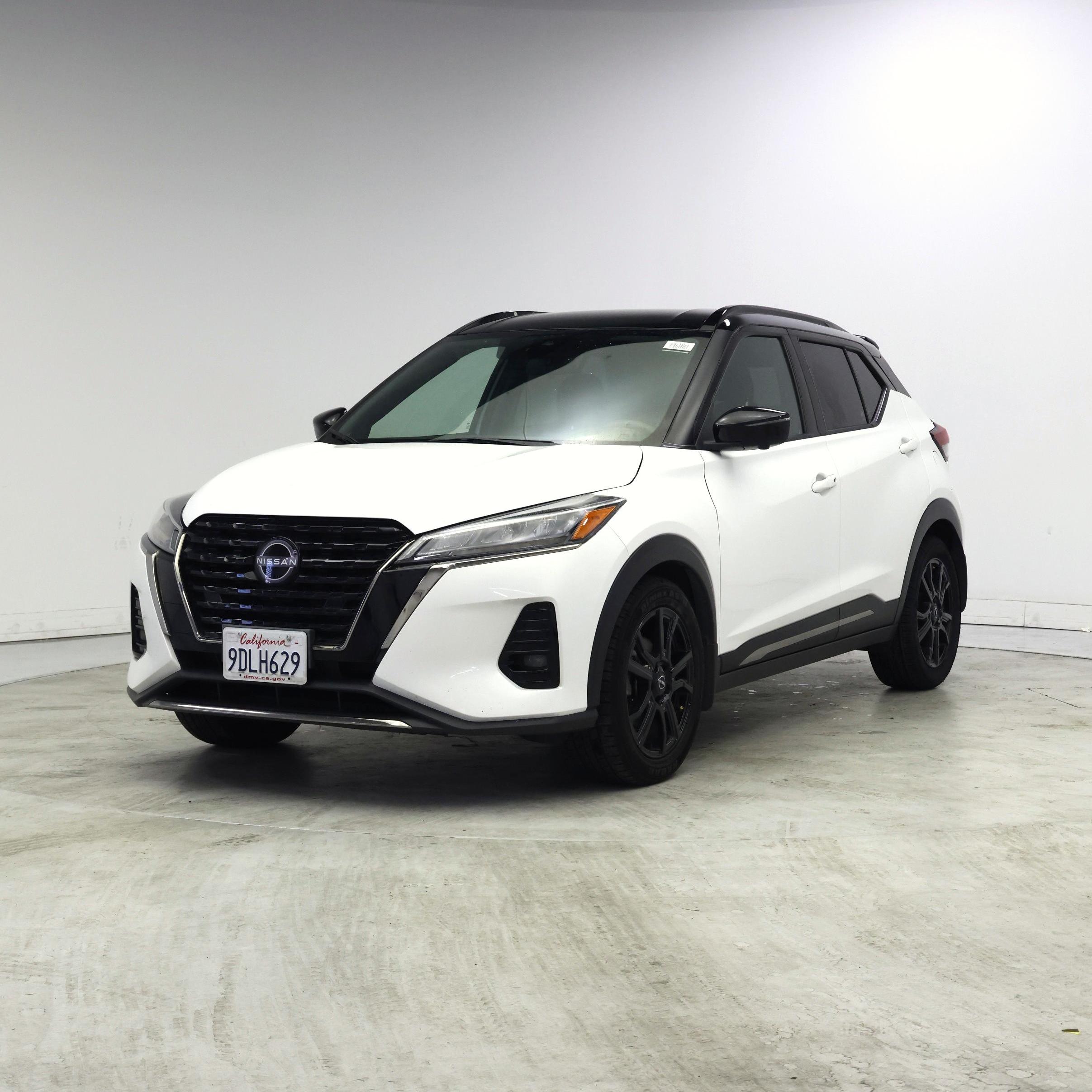 Thumbnail: 2023 Nissan Kicks - 4