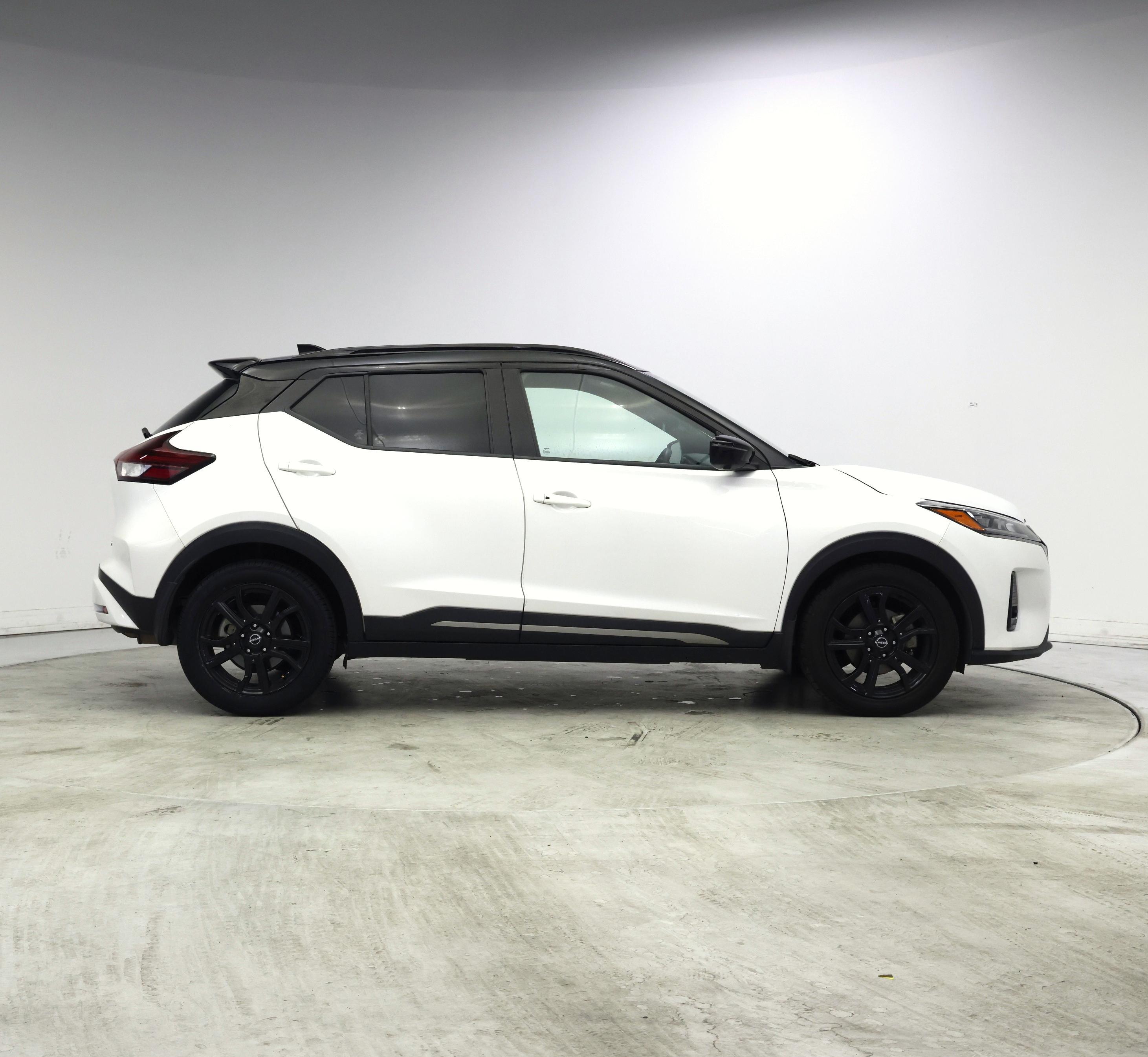 Thumbnail: 2023 Nissan Kicks - 7
