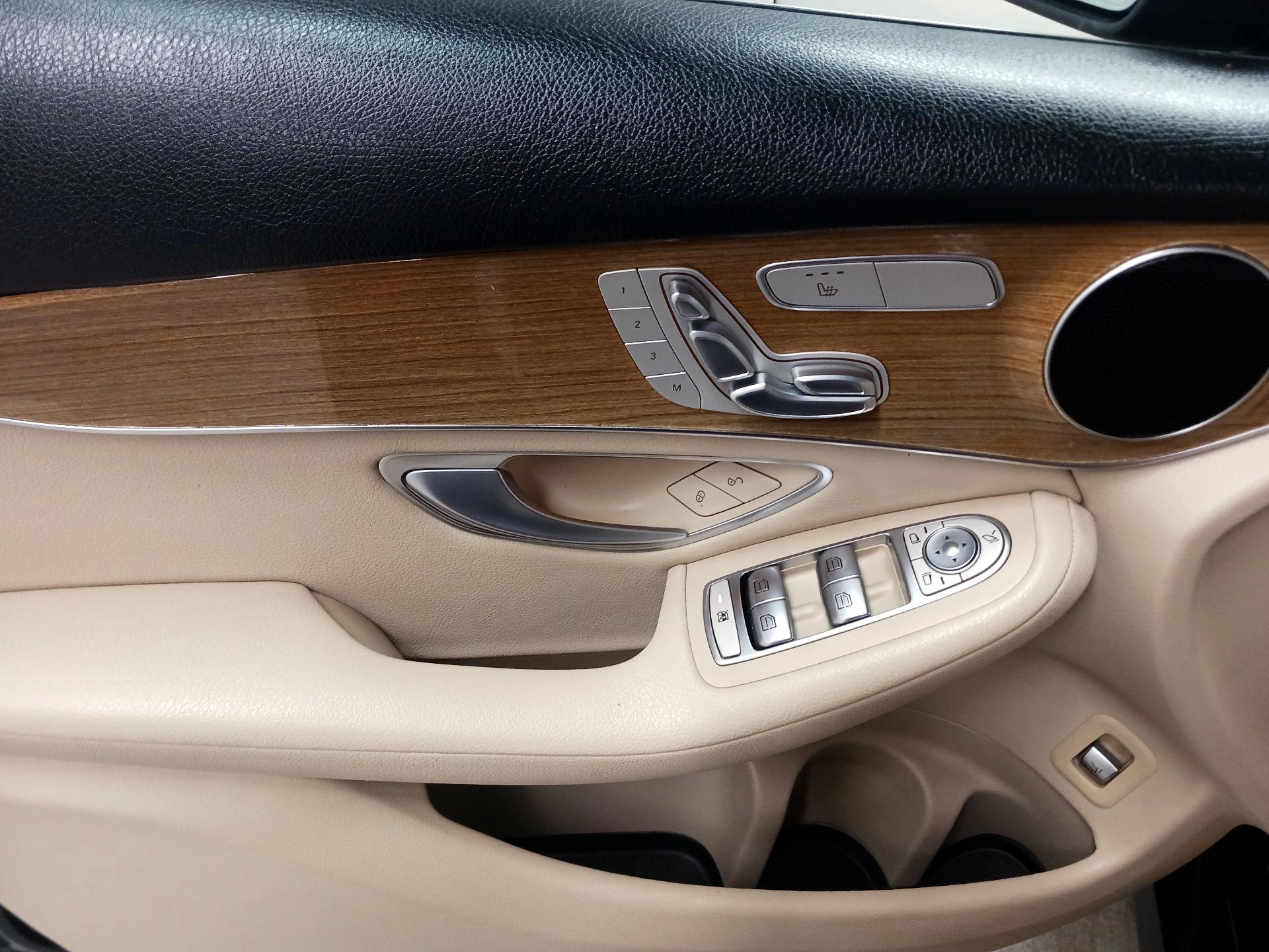Thumbnail: 2018 Mercedes-Benz GLC - 10