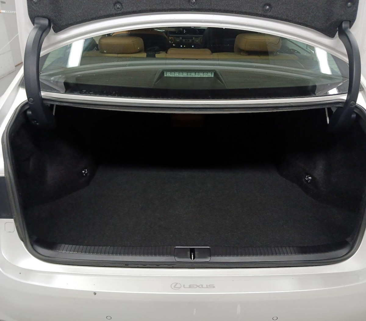 Trunk/Cargo (Seats Up)