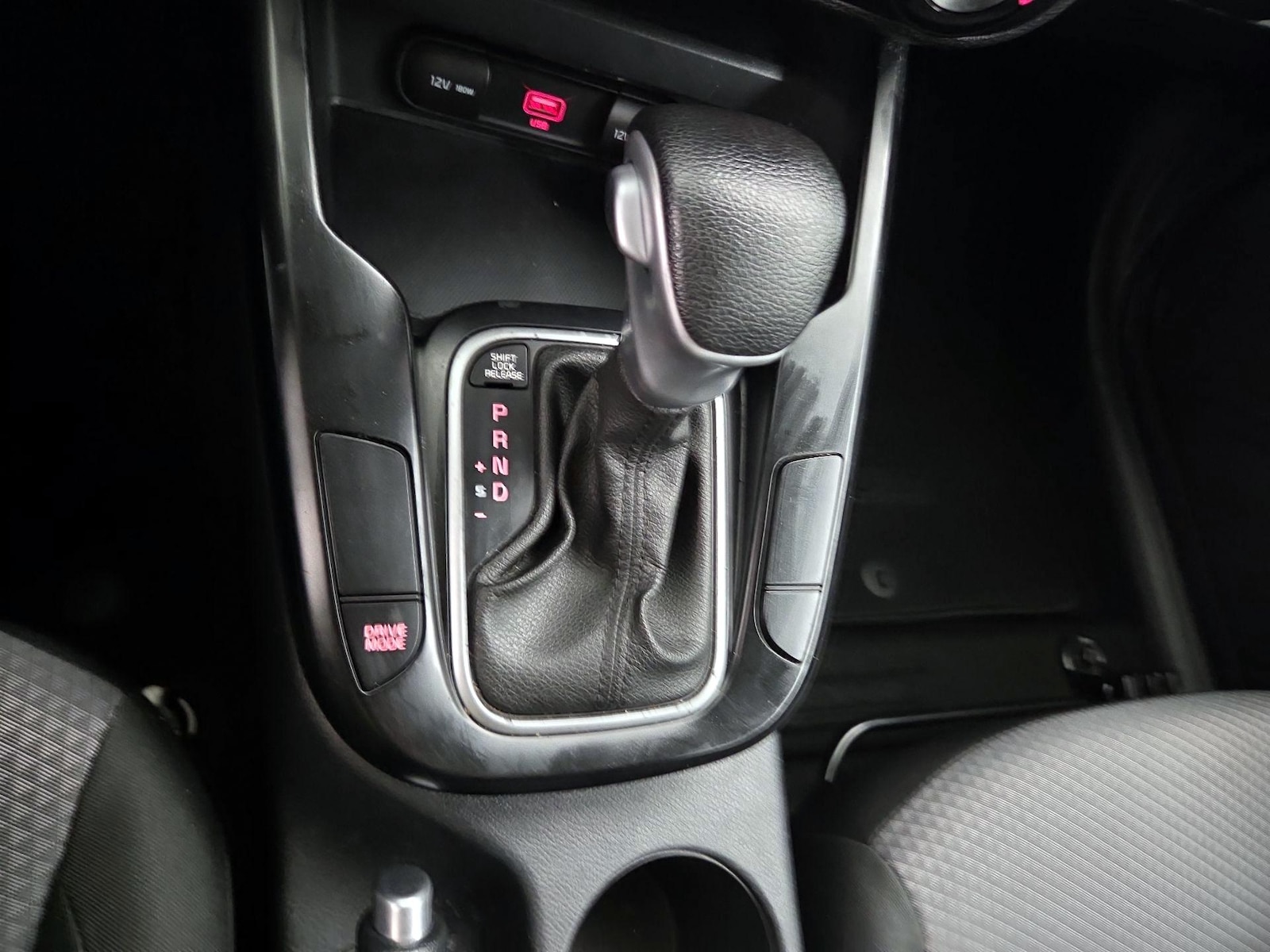 2021 Kia Soul LX - Photo 18