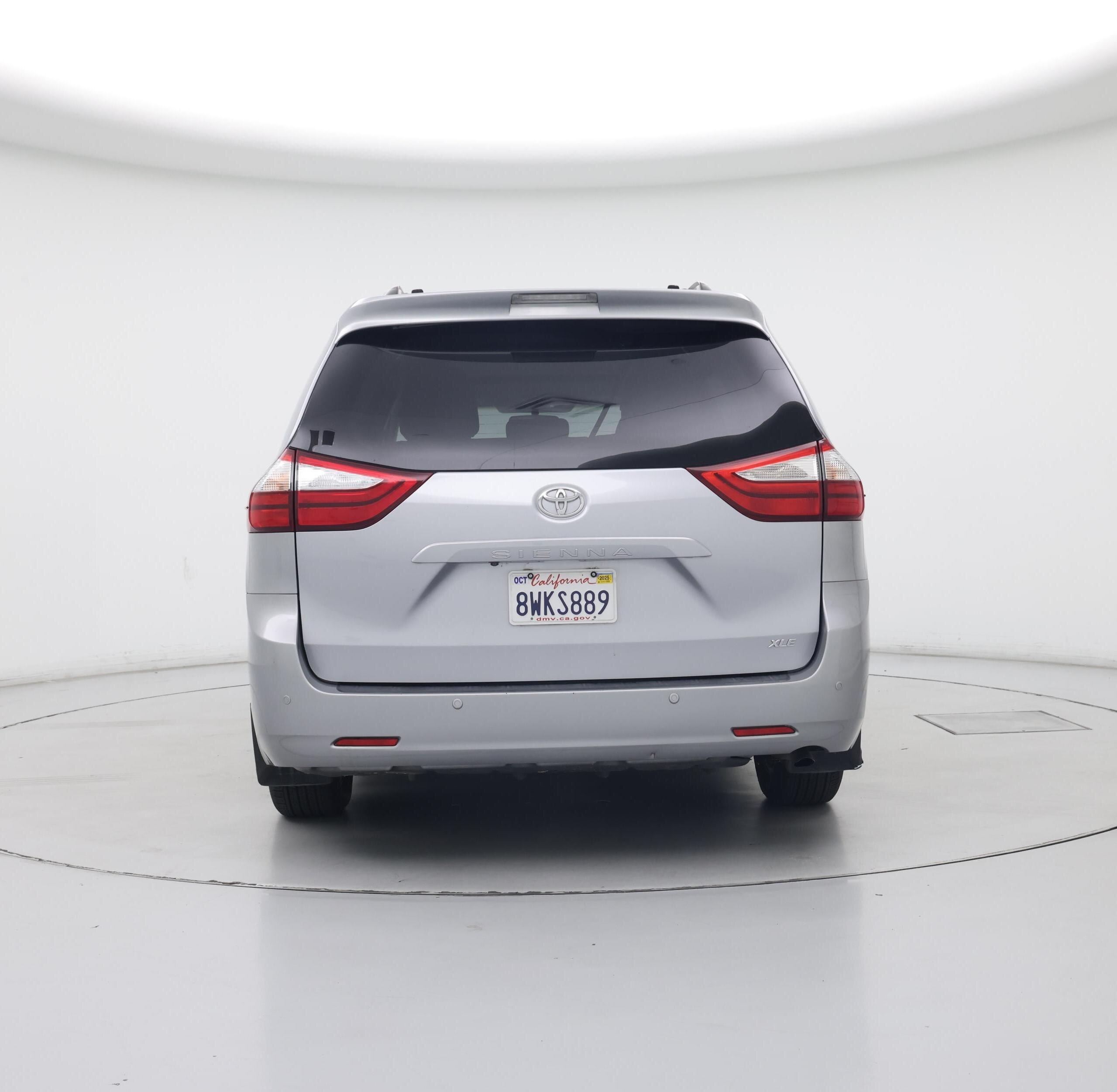 Thumbnail: 2017 Toyota Sienna - 6