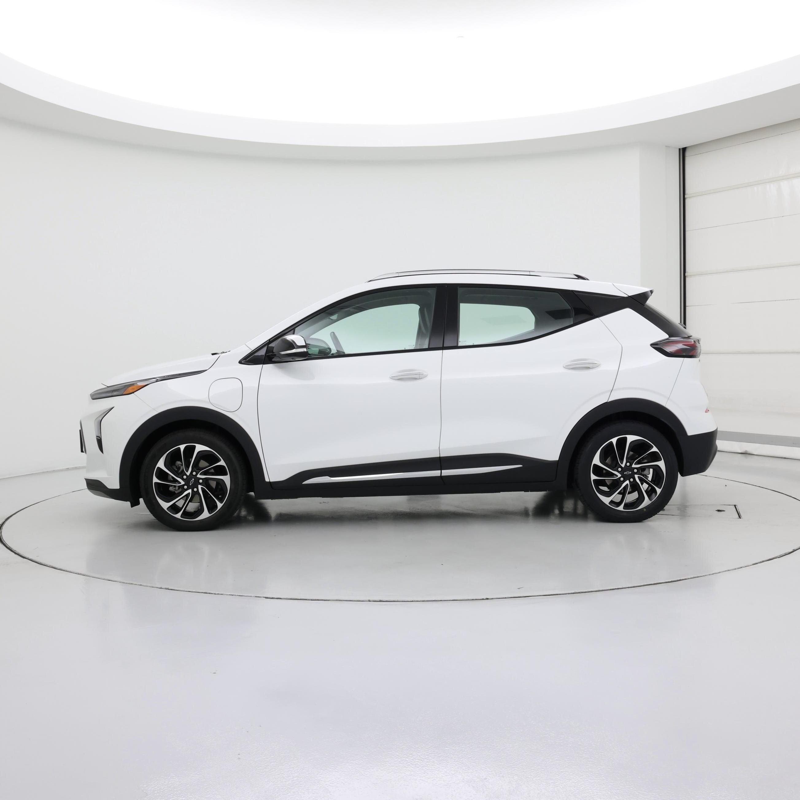 Thumbnail: 2023 Chevrolet Bolt EUV - 3
