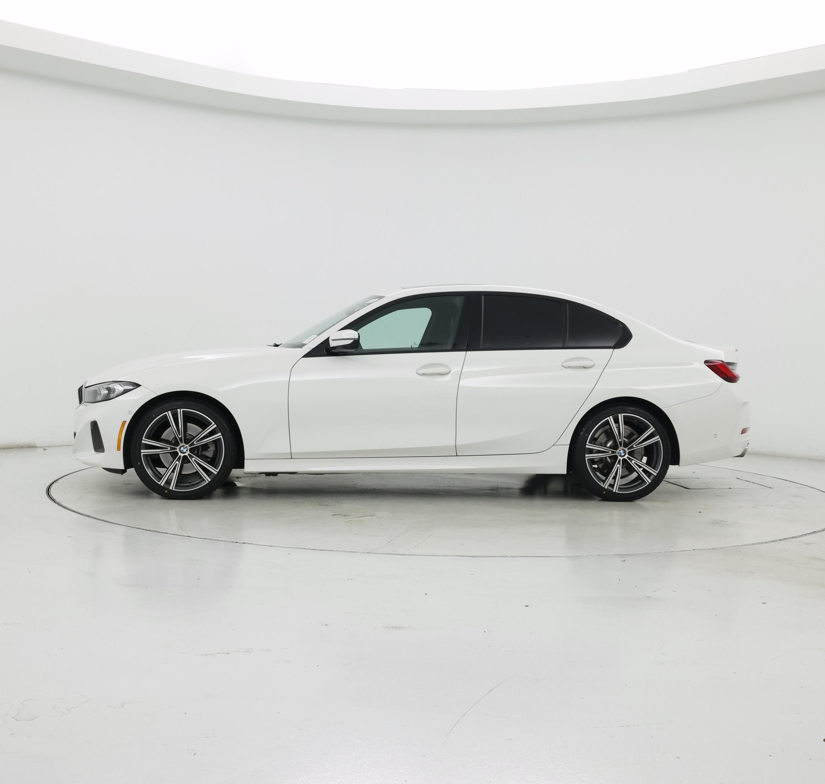 Thumbnail: 2023 BMW 3 Series - 3
