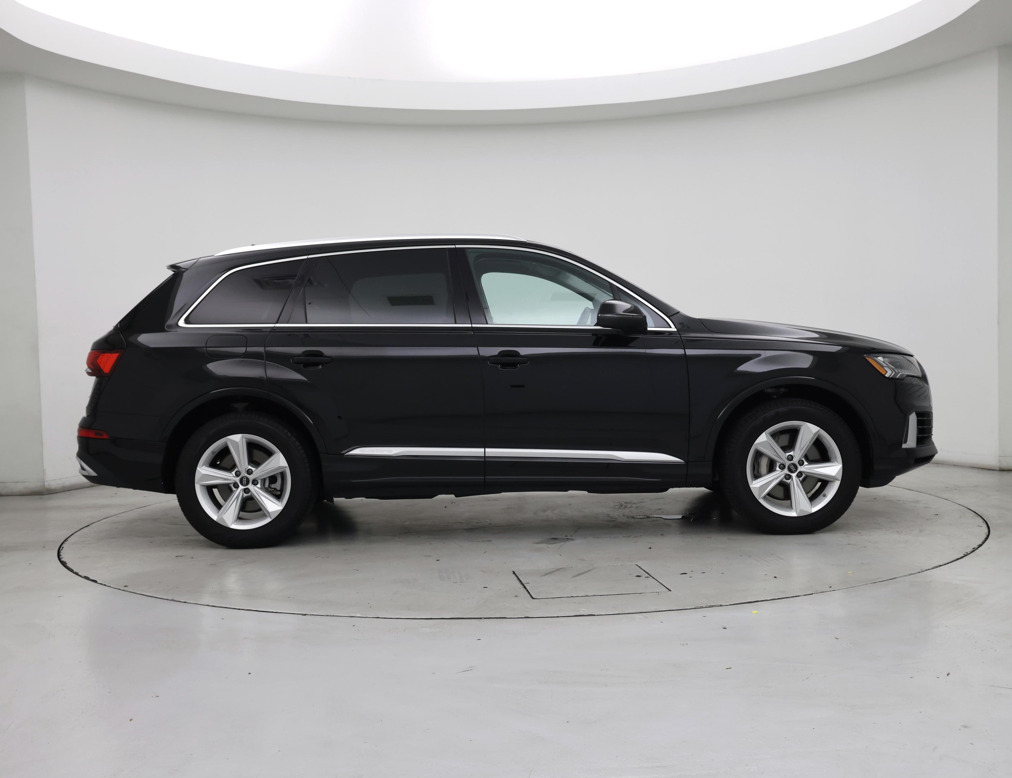 Thumbnail: 2023 Audi Q7 - 7