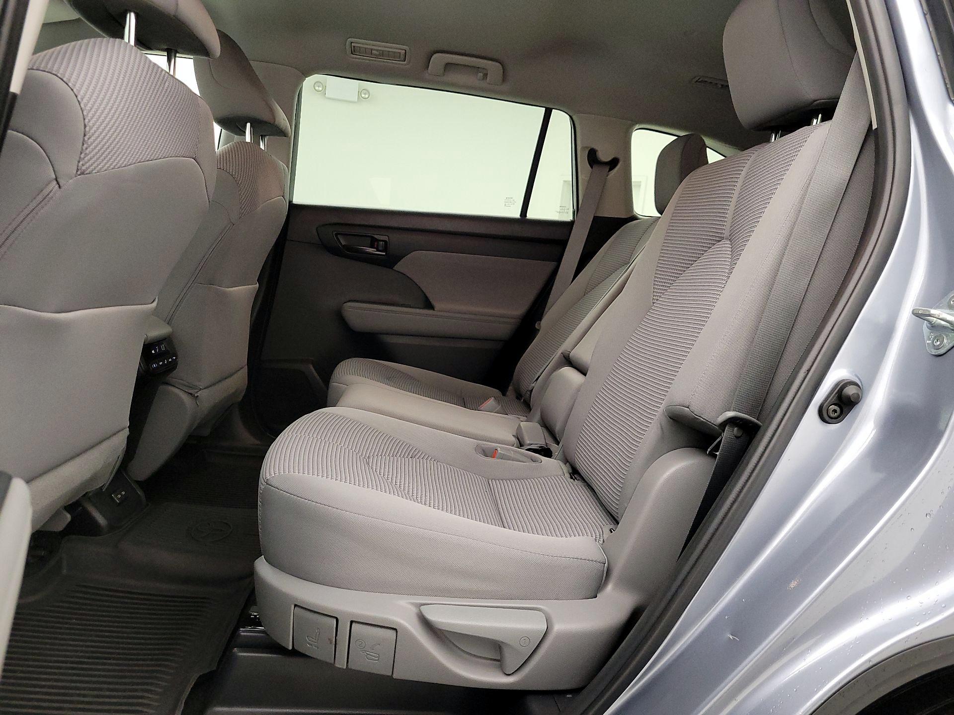 Thumbnail: 2023 Toyota Highlander - 19
