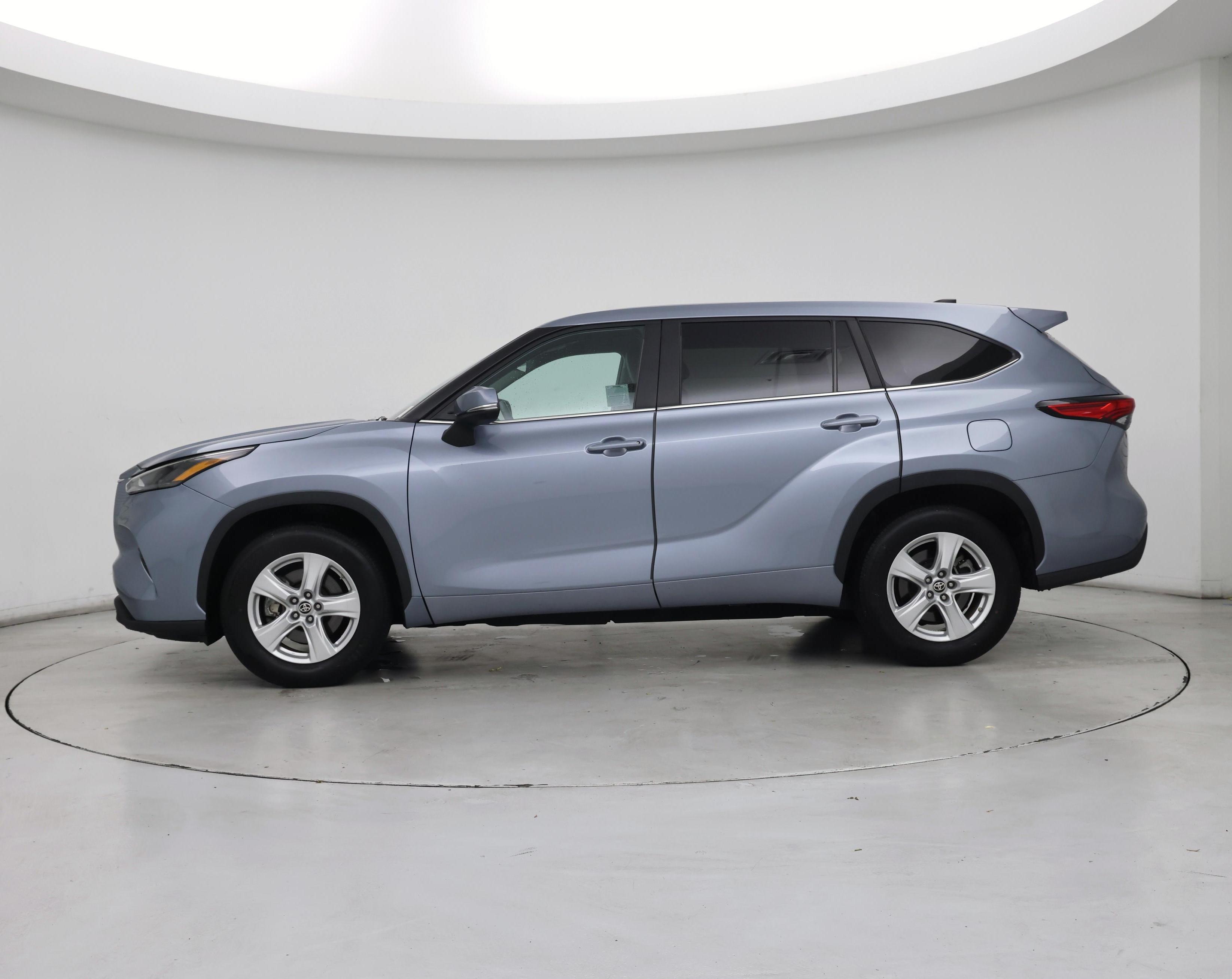 Thumbnail: 2023 Toyota Highlander - 3