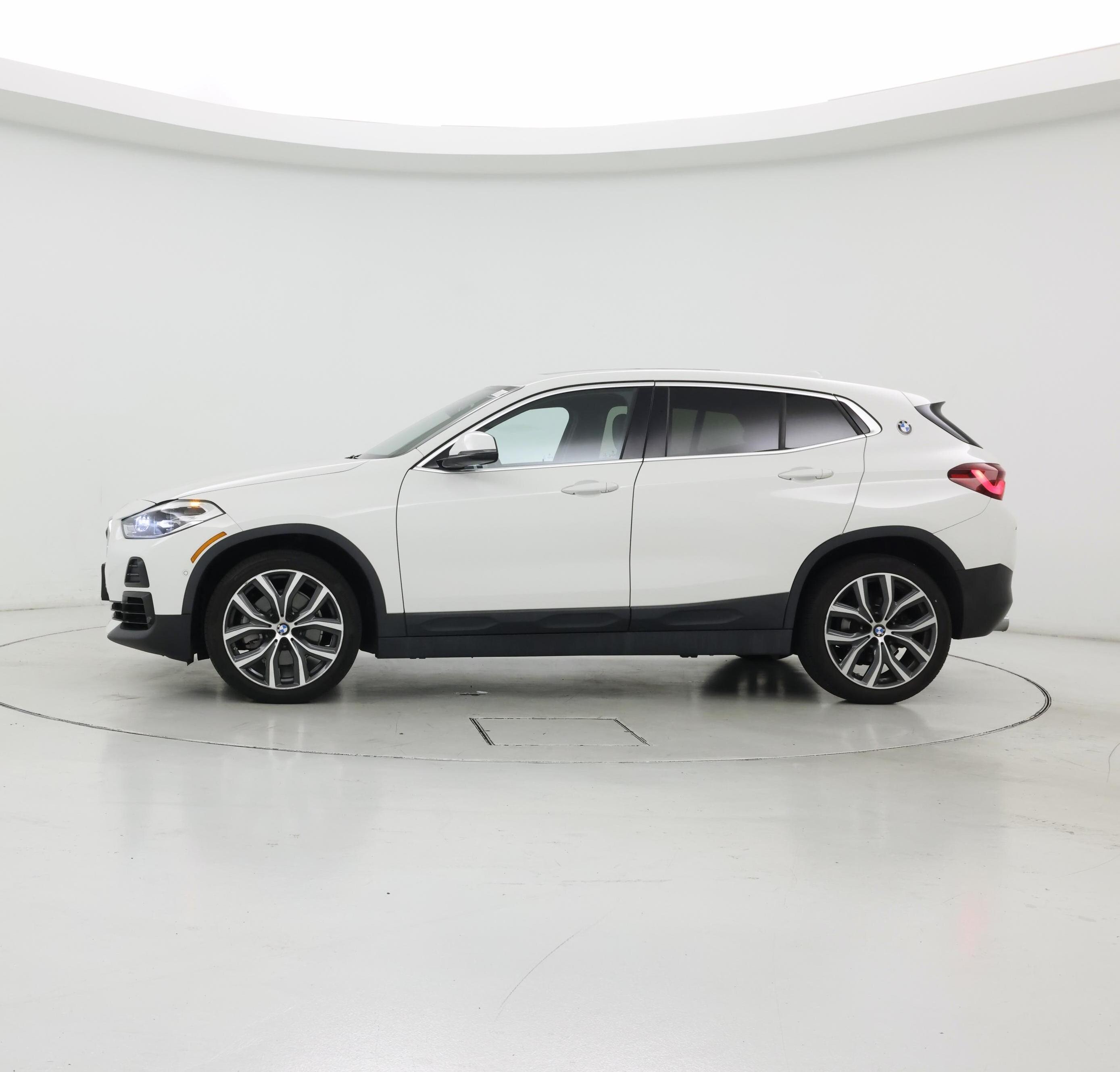 Thumbnail: 2021 BMW X2 - 3