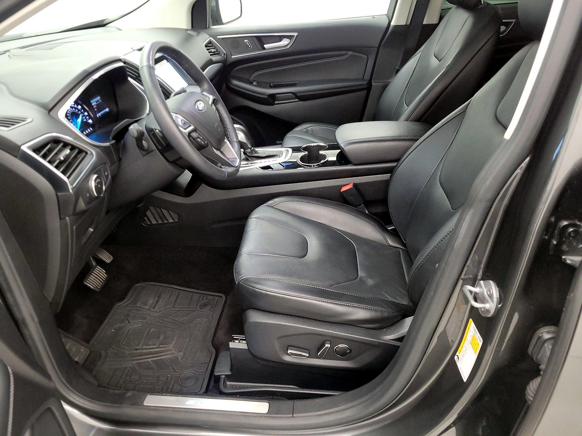 Thumbnail: 2016 Ford Edge - 11