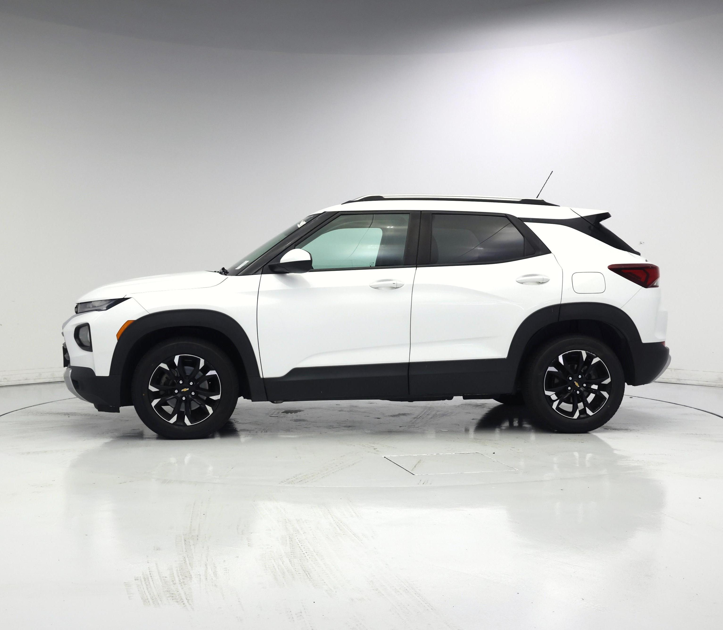 Thumbnail: 2022 Chevrolet TrailBlazer - 3