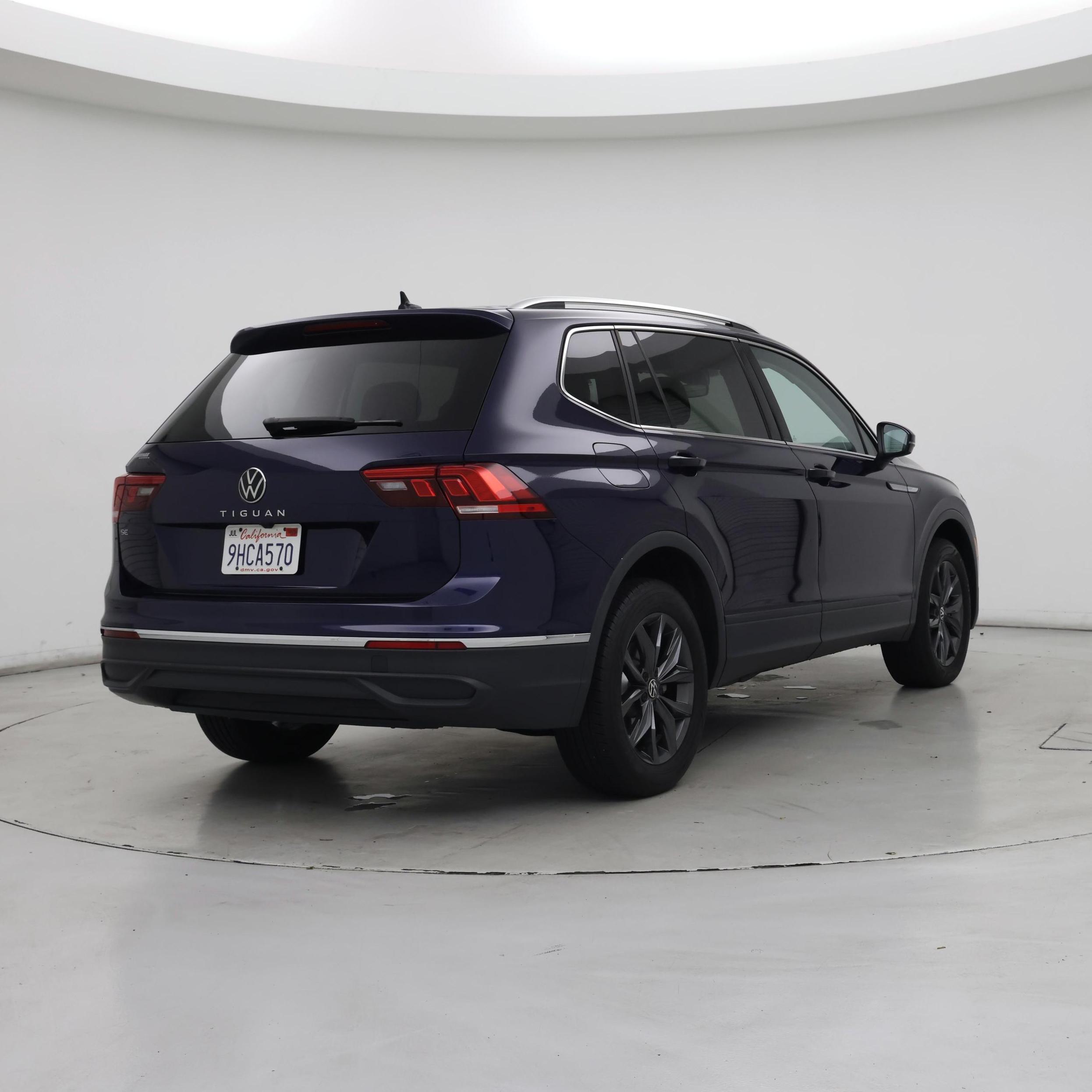 Thumbnail: 2023 Volkswagen Tiguan - 8