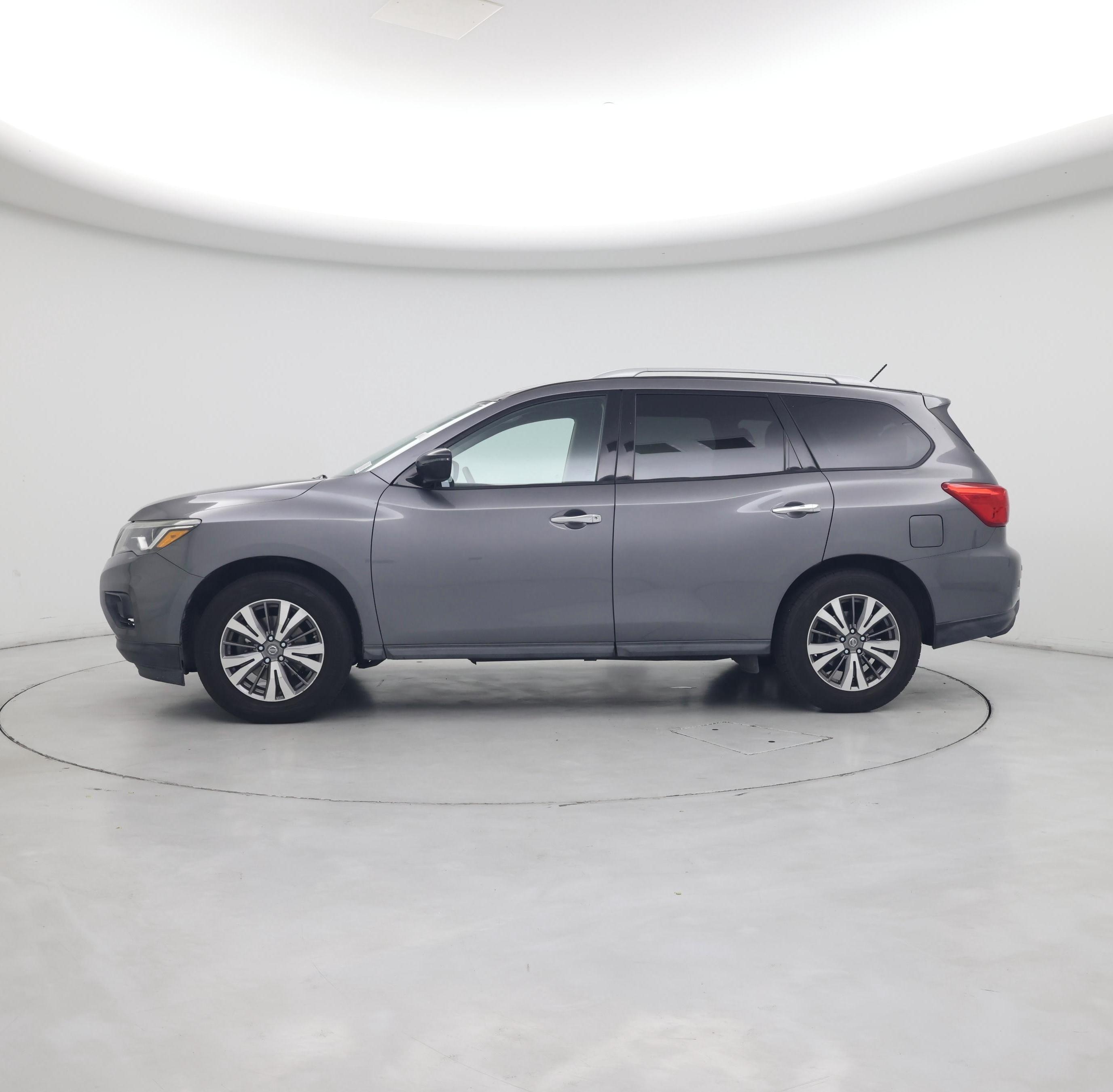 Thumbnail: 2018 Nissan Pathfinder - 3